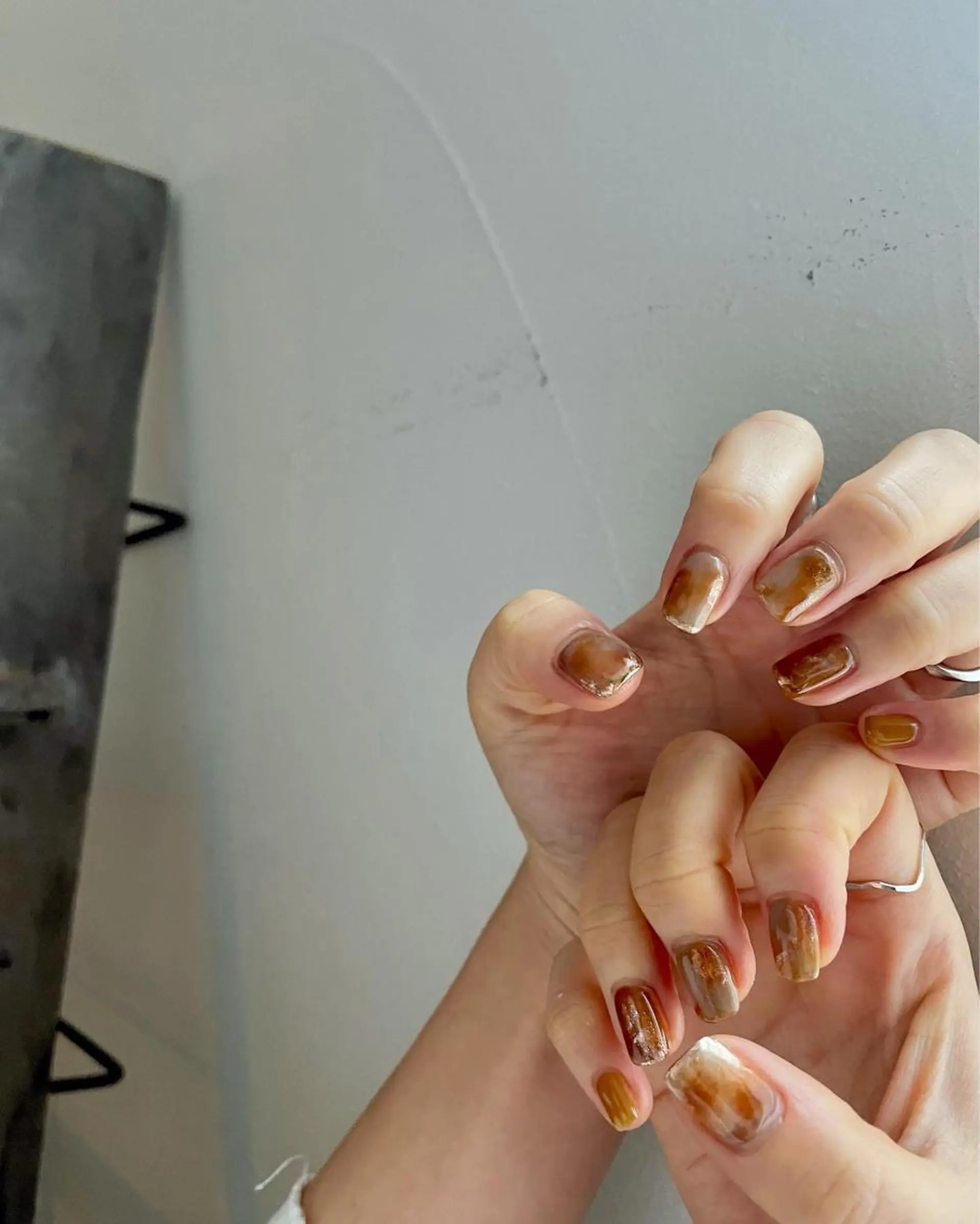 ネイル ブラウン フットネイル ジェルネイル 韓国ネイル ニュアンスネイル 甲府市徳行 🧸prunelleのネイルデザイン