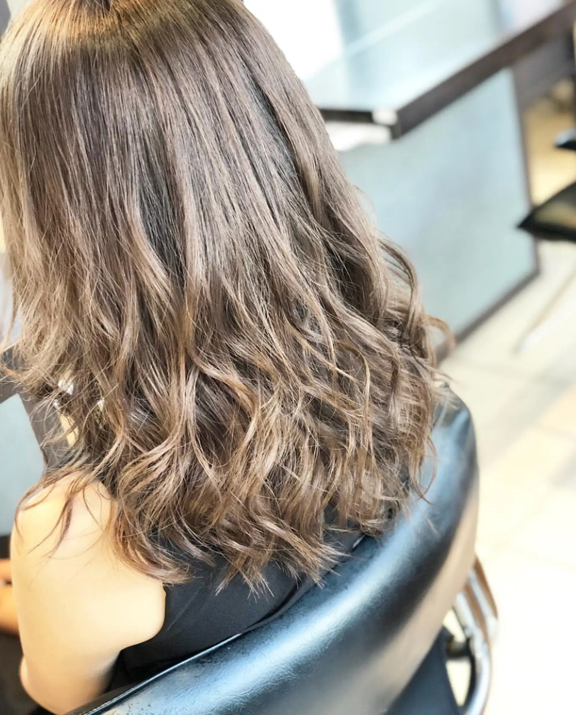 セミロング GISELAジゼラ所属・手塚 亮汰のヘアスタイル