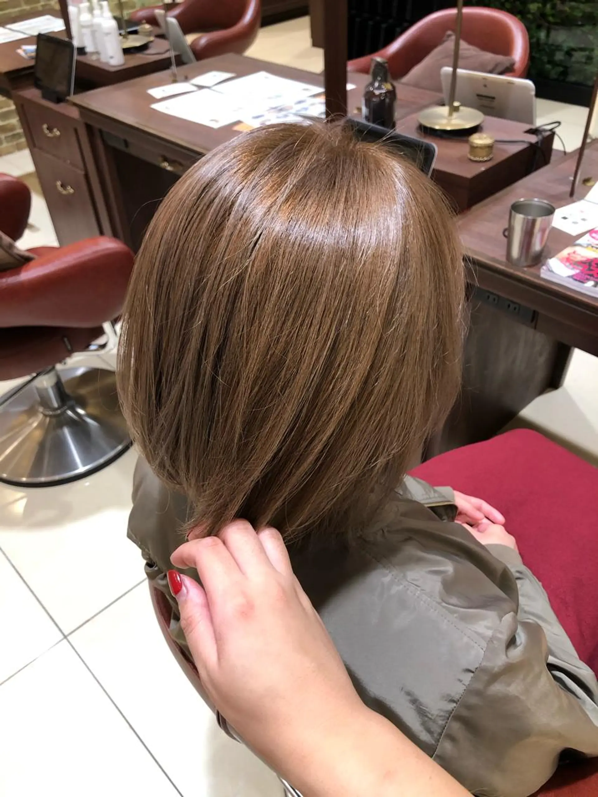 ミディアム カワサキ ヒナコのヘアスタイル