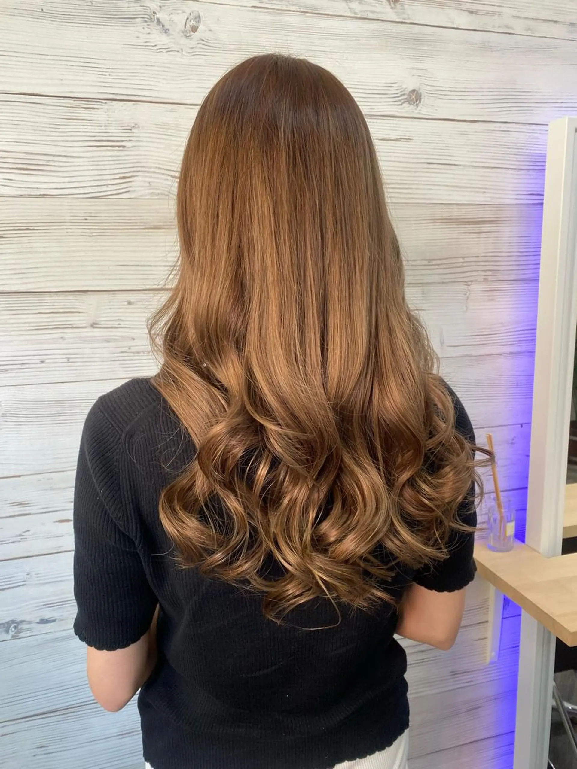 ミディアム カラー ヘアアレンジ ショートボブ 編み込みエクステ シールエクステ ミディアムパーマ バレイヤージュ LAVENDIA 初音のヘアスタイル