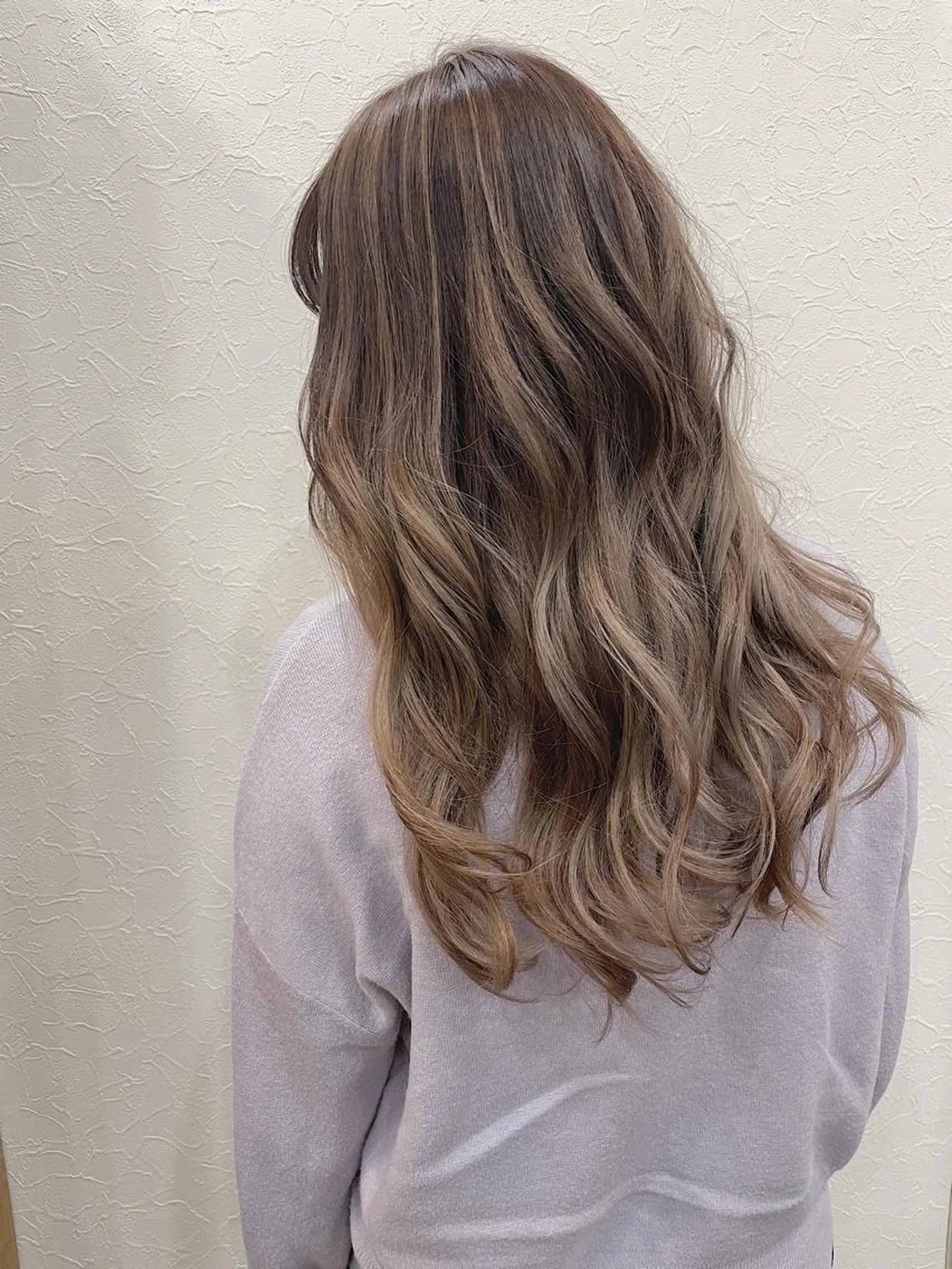 セミロング ハイライト レイヤーカット 星野 りゅうきのヘアスタイル