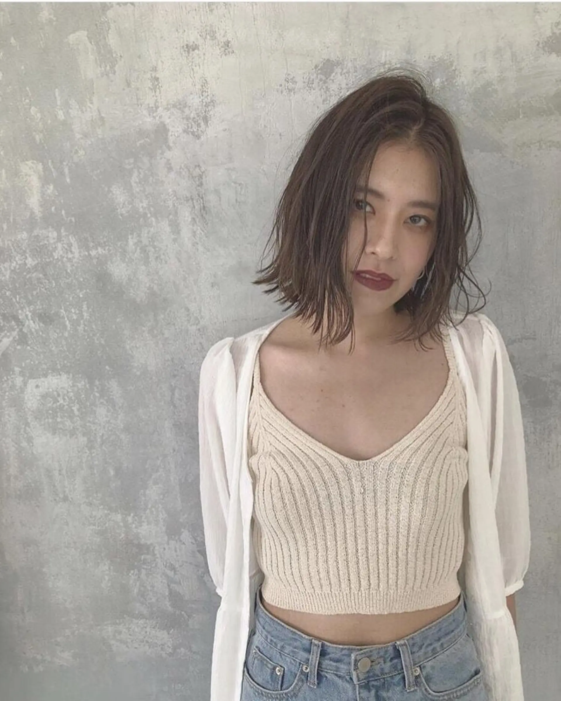 ミディアム ヘアアレンジ レイヤーカット✖️ 柔らかベージュカラーのヘアスタイル