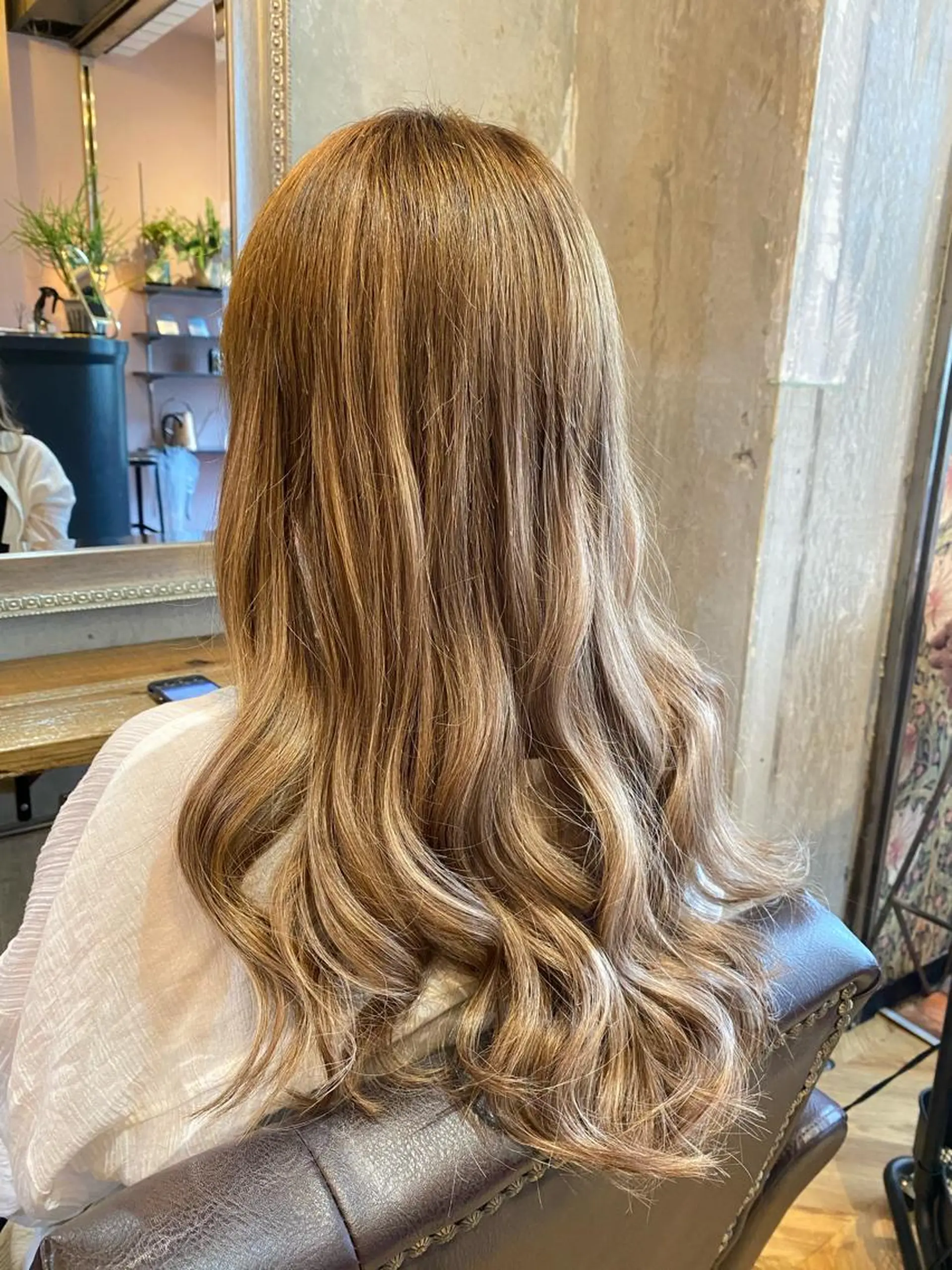 ロング カラー ベージュカラー ミルクティーベージュ シールエクステ 🪽CHIAKIのヘアスタイル