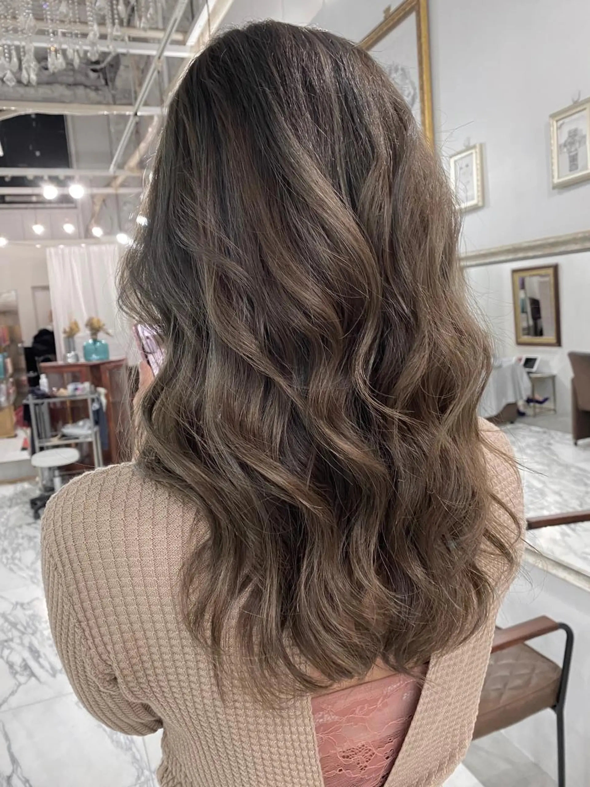 セミロング カラー 👑圧倒的カラー👑 佐々木祐希のヘアスタイル