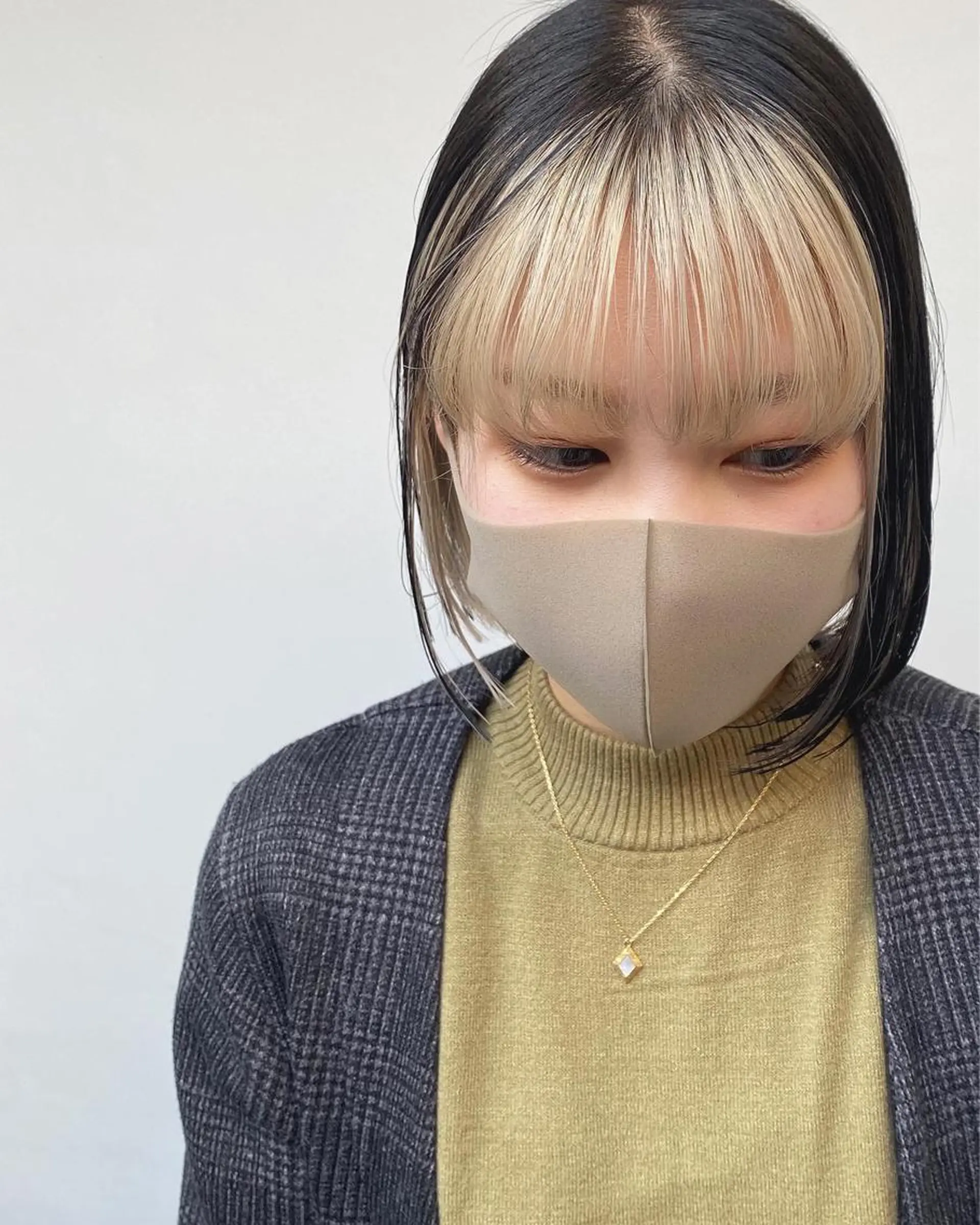 ショート カラー ベージュカラー ブリーチ ホワイトベージュ tonari 梅田、中崎町のヘアスタイル