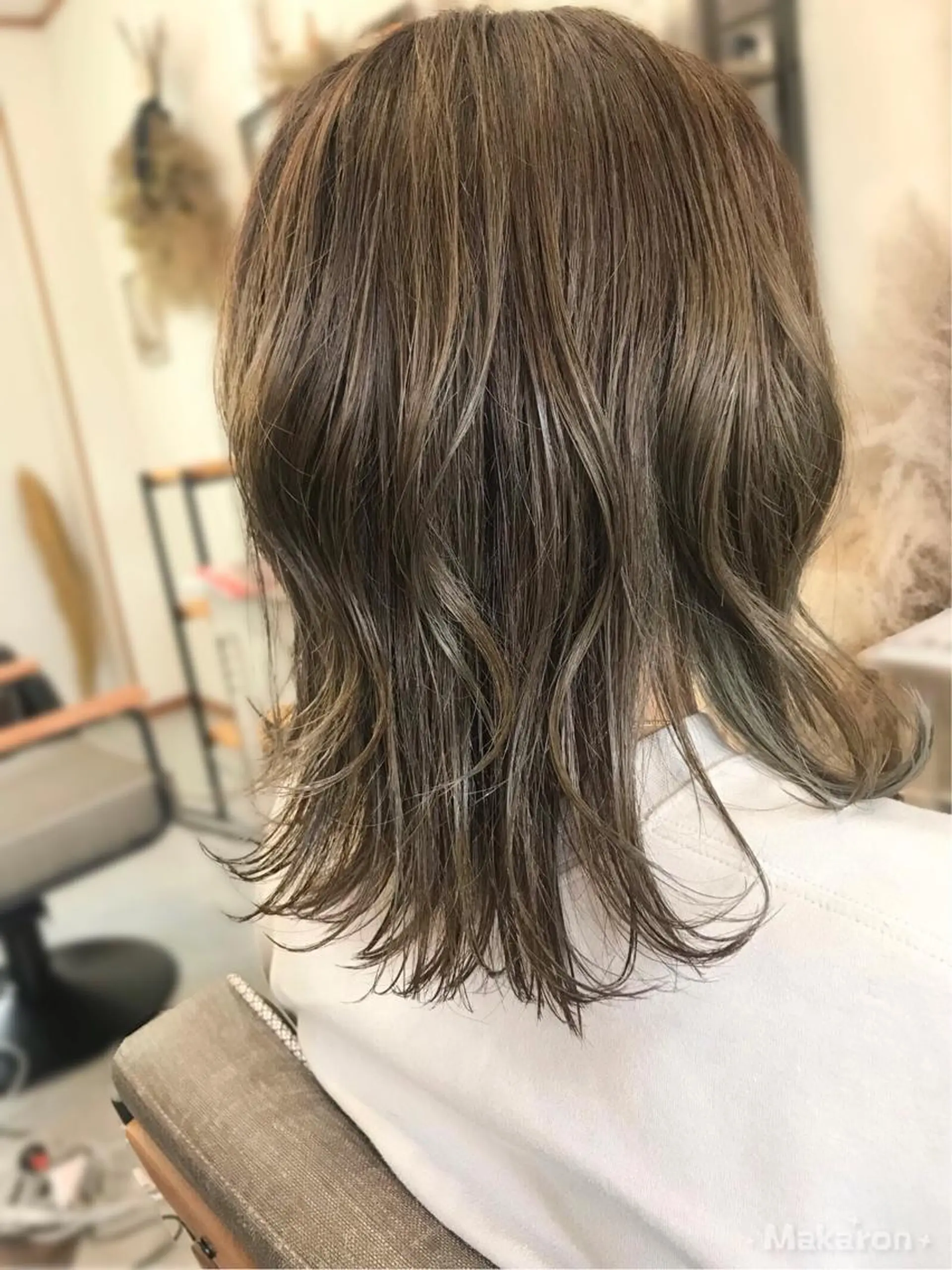 セミロング カラー グレージュ オリーブグレージュ オリーブグレー レイヤーカット カット ヘアカラー トリートメント hair works raptureのヘアスタイル