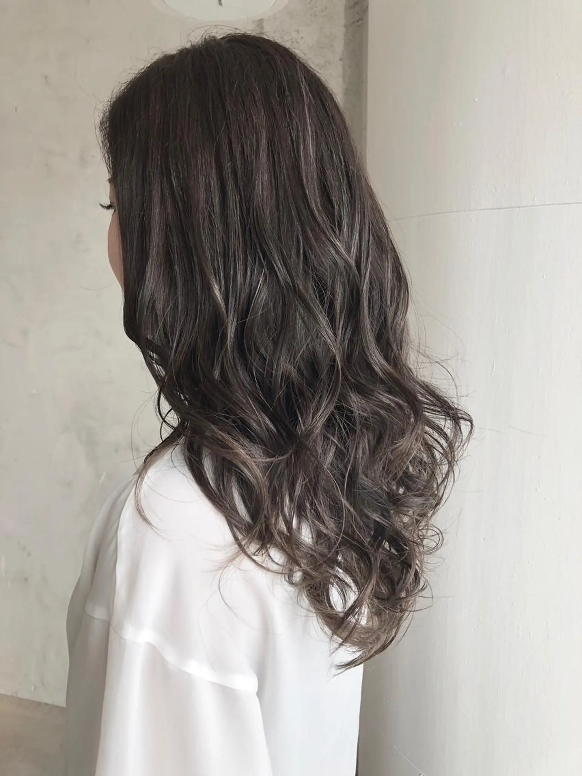 ミディアム 外国人風カラー ハイライト レイヤーカット 小澤大輔 YOLO hairのヘアスタイル