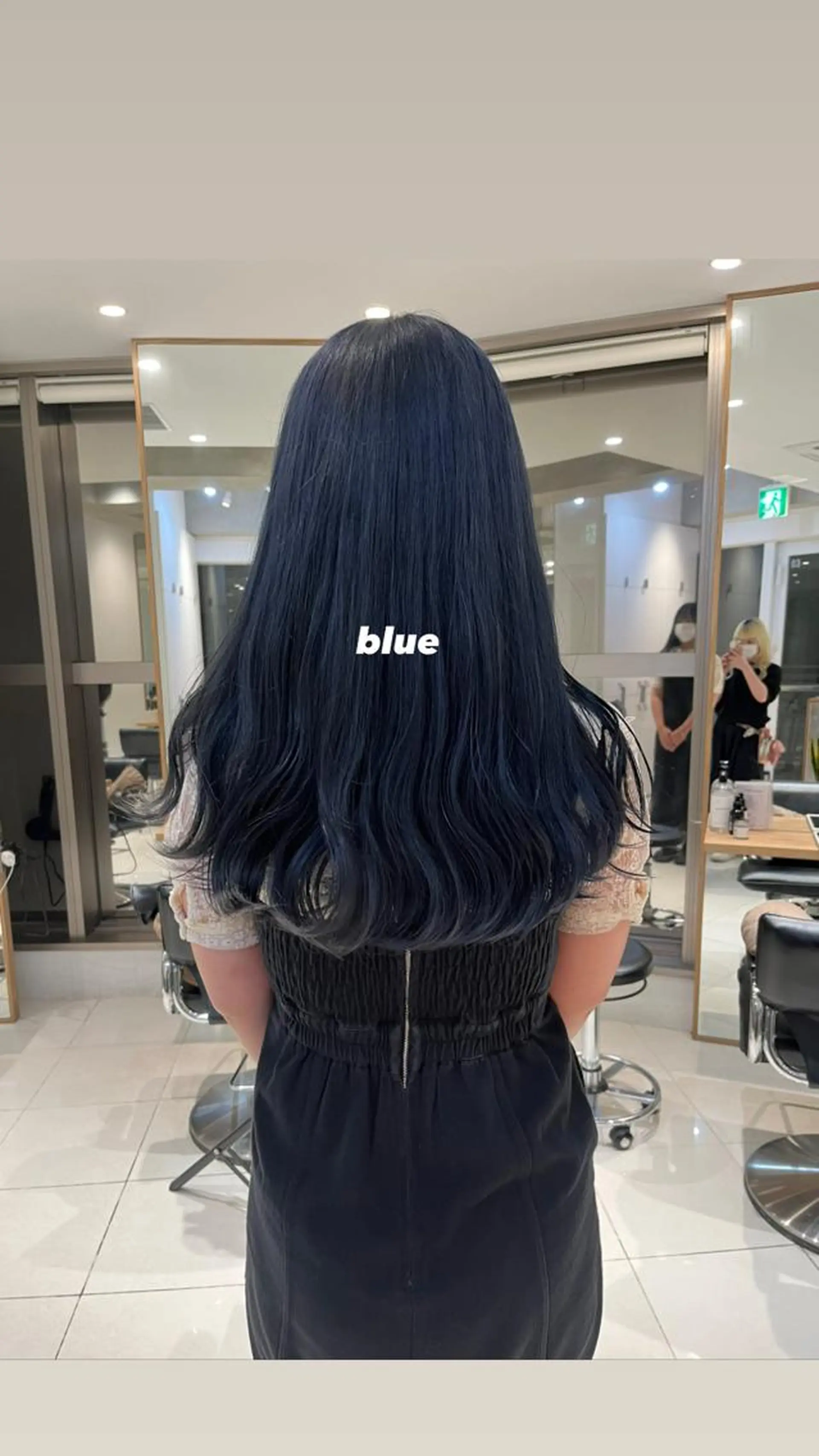 ロング カラー ヘアアレンジ ブリーチ ブルーカラー MAYU/上質ハイト ーン/レイヤーのヘアスタイル