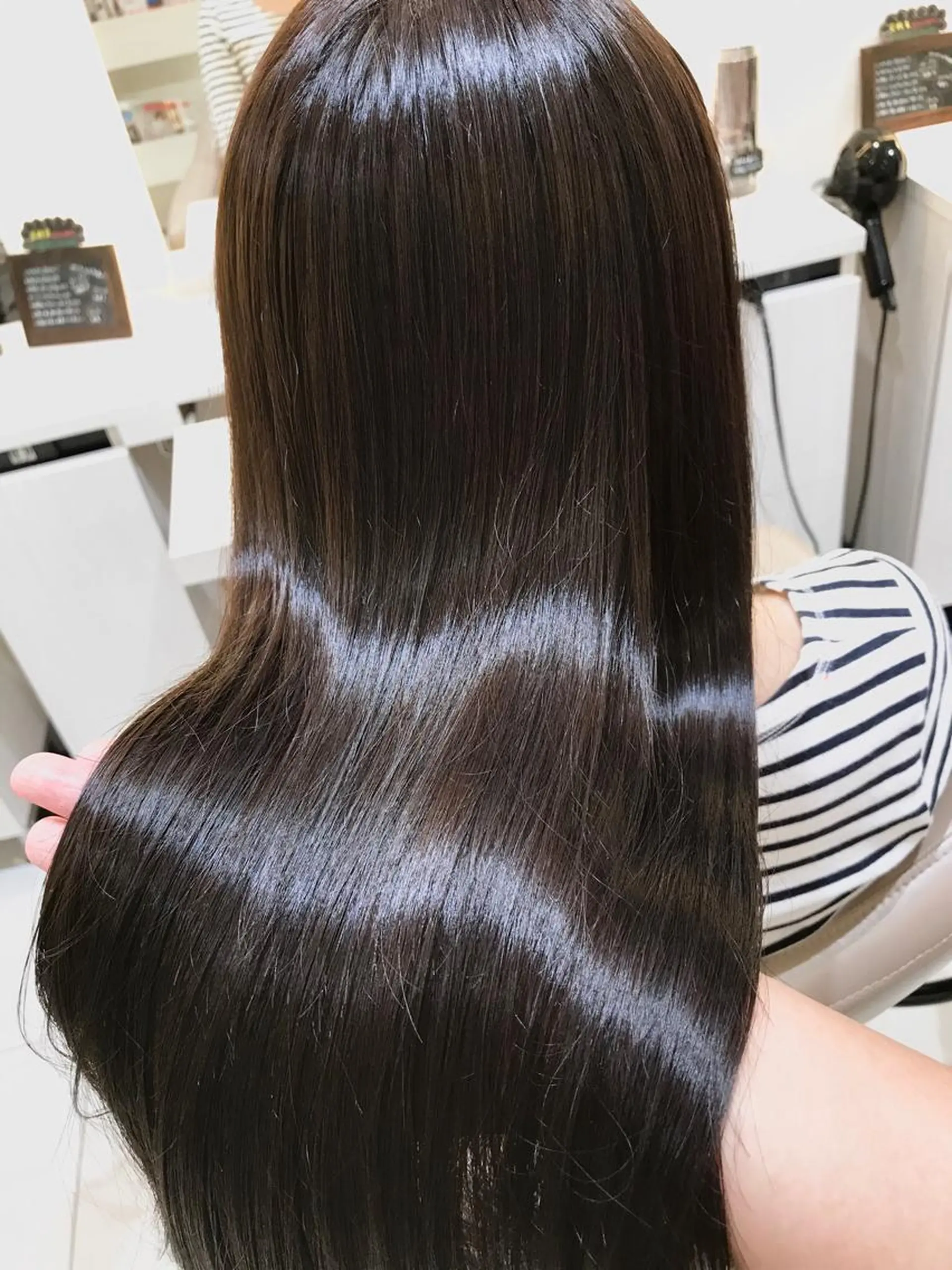 ロング カラー イルミナカラー 清藤綾/脱白髪染め 白髪ぼかしハイライトのヘアスタイル