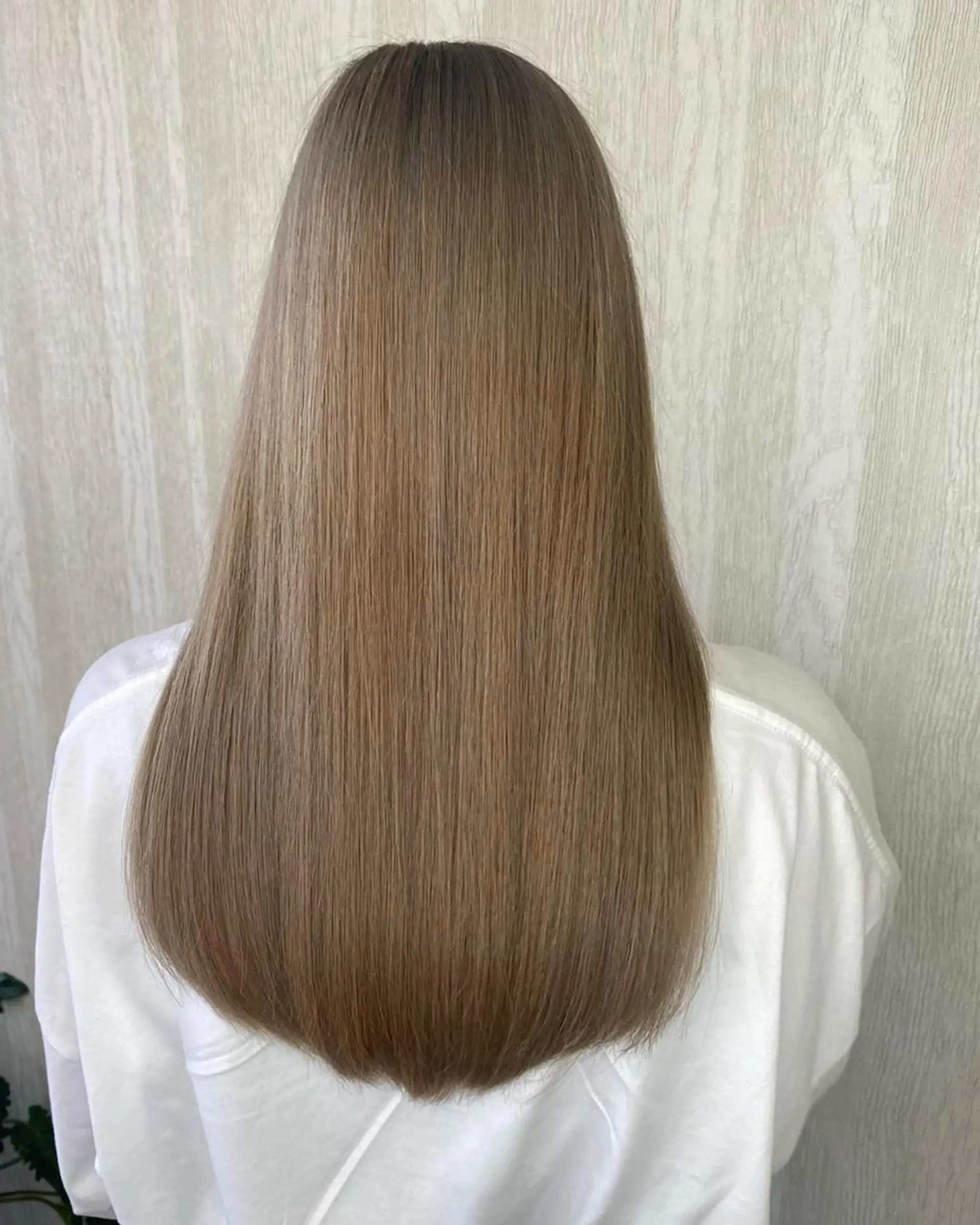 ロング カラー ベージュカラー ブロンド ブロンドベージュ ハイトーンカラー UNDER vr 【アンダーバー】のヘアスタイル