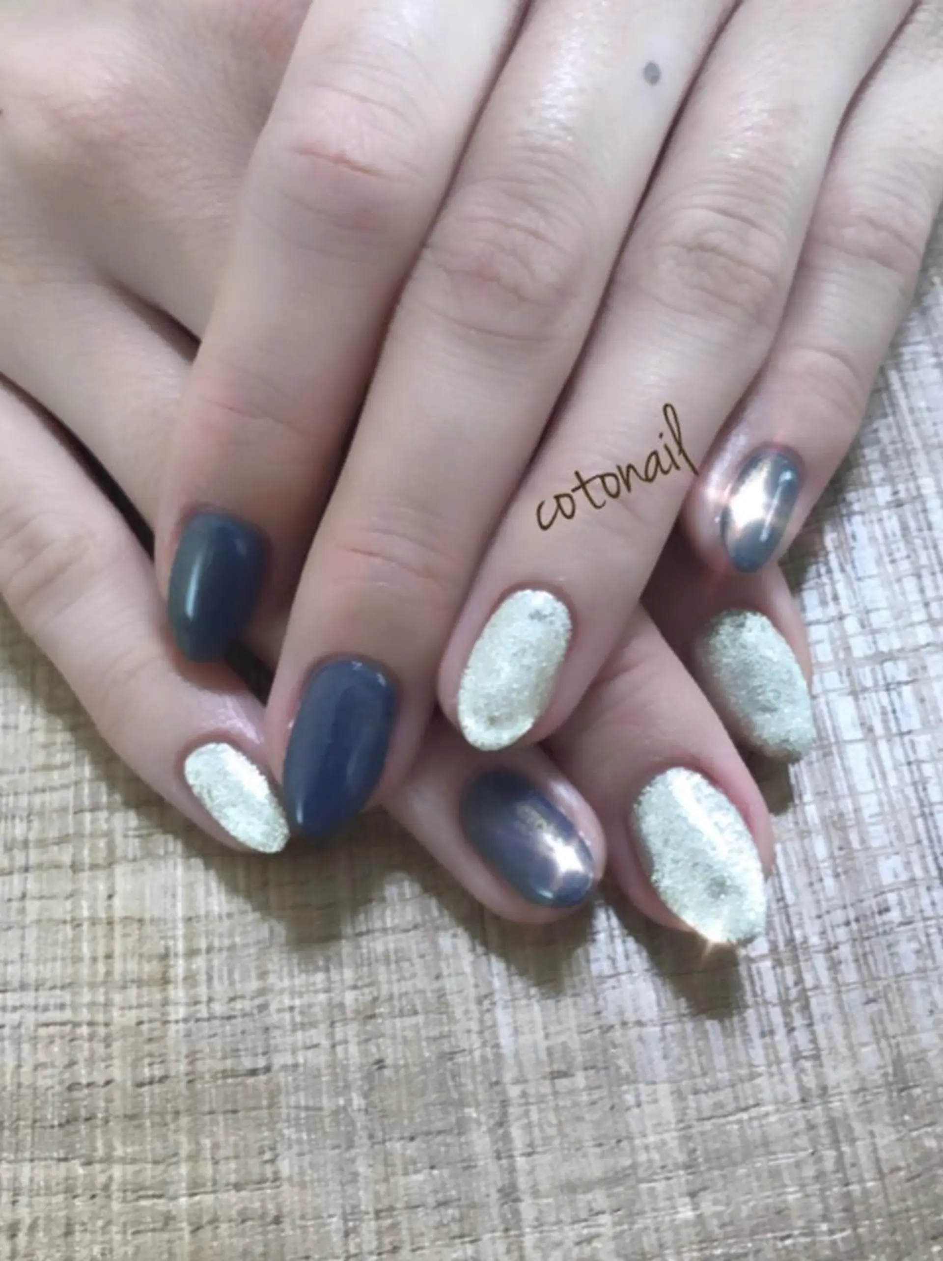 セミロング ネイル シンプルネイル ツメトマツゲ .のネイルデザイン