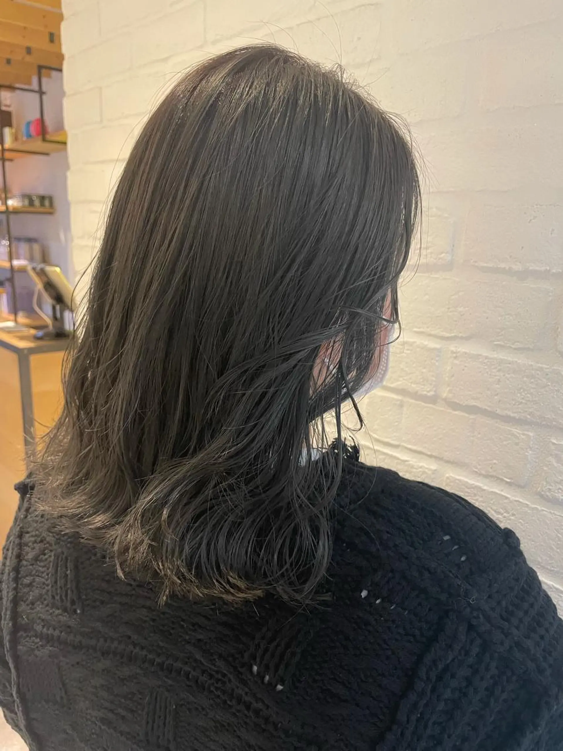 ミディアム カラー グレージュ オリーブグレージュ オリーブグレー カット トリートメント hisano / ハイトーン･透明感のヘアスタイル