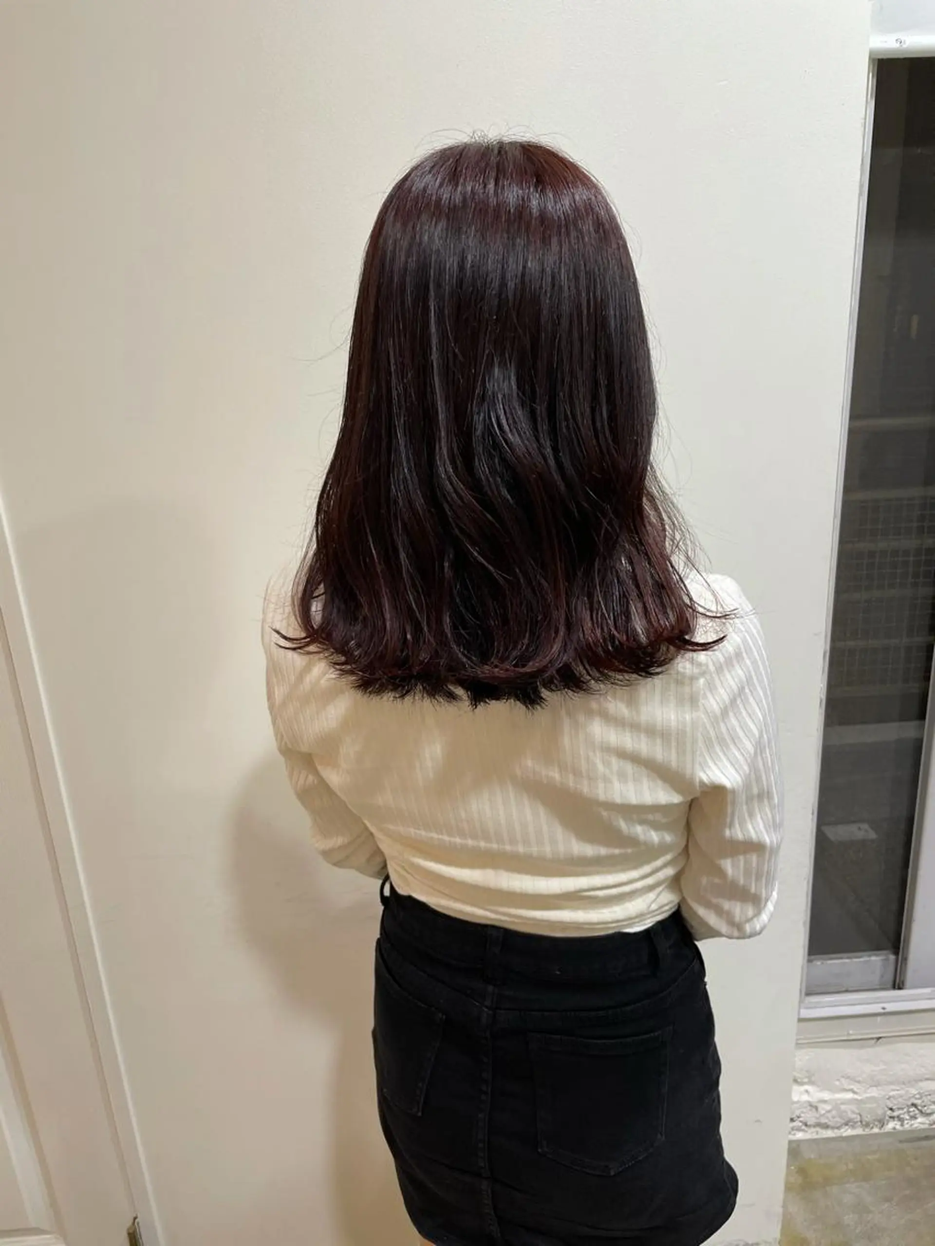 ミディアム カラー カット ヘアカラー トリートメント MIOベージュカラー 柔らかいカラーのヘアスタイル