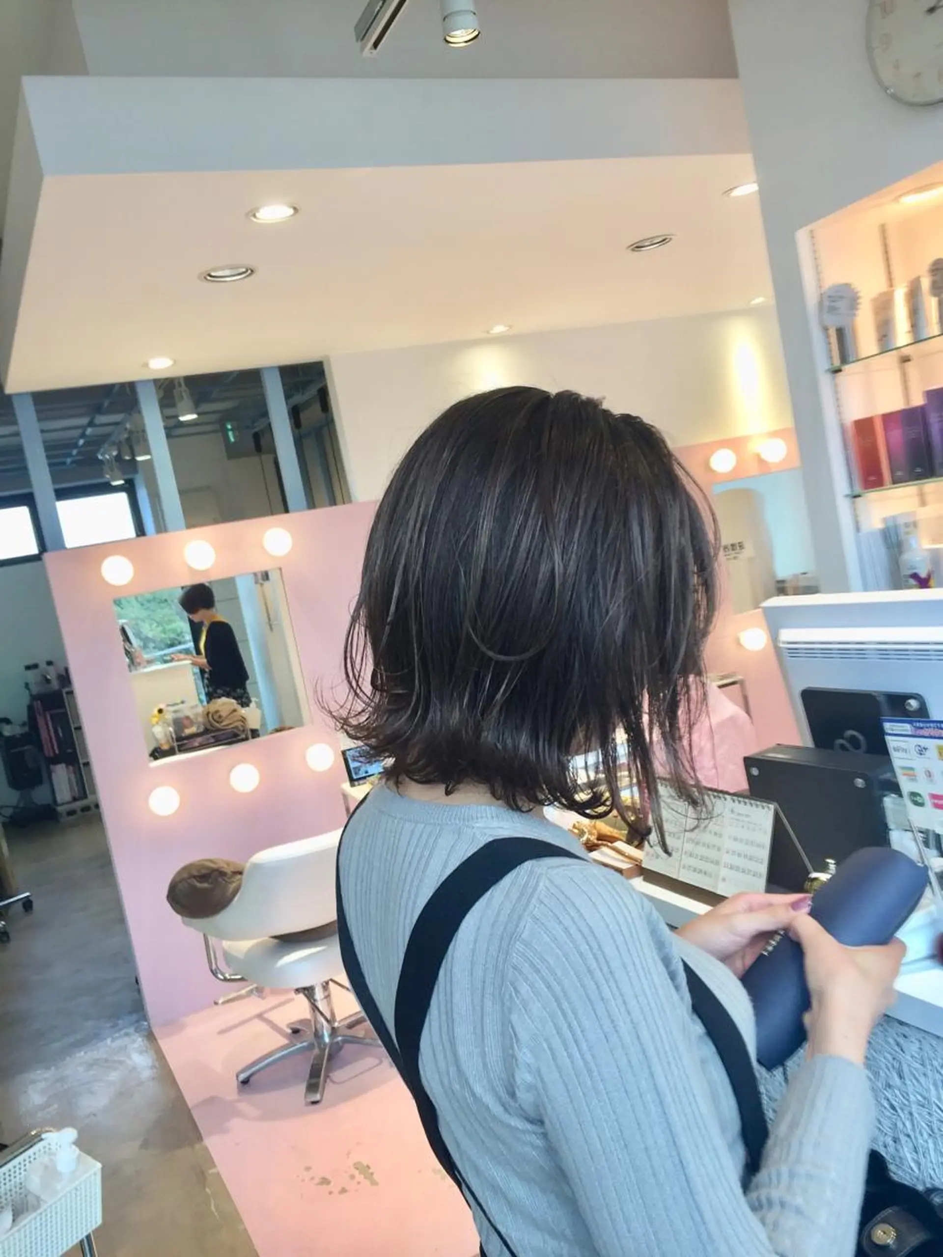 ミディアム カット ヘアカラー トリートメント ヘッドスパ 所渉/韓国レイヤー /ウルフカットのヘアスタイル