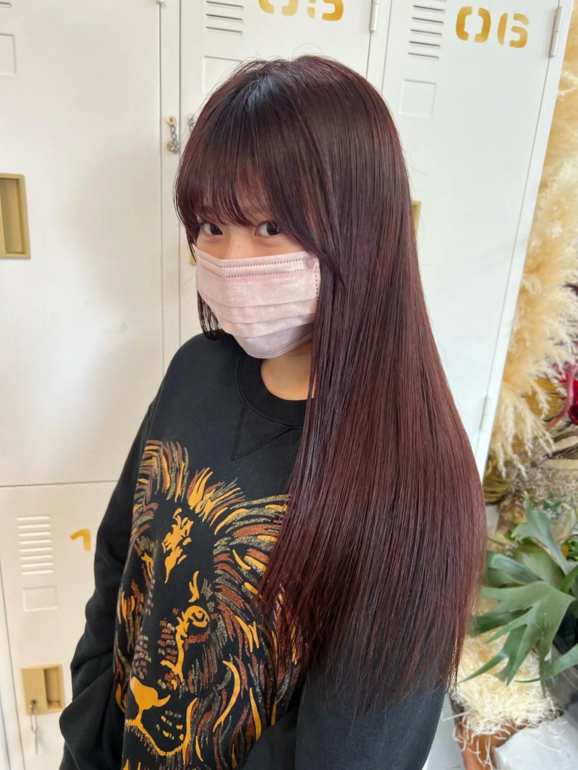 ロング カラー カシス LOMARLIE JURIAのヘアスタイル
