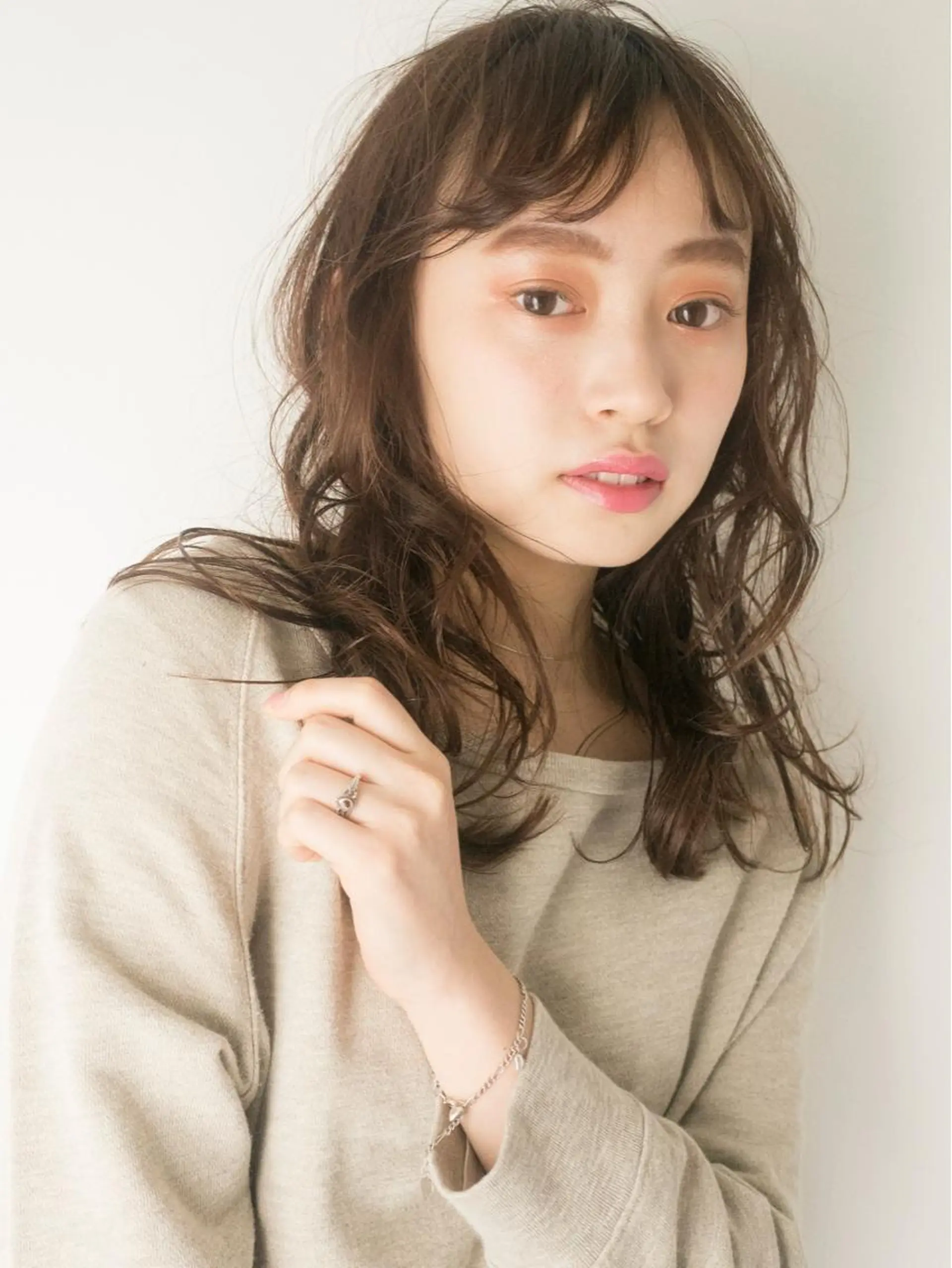 カラー ベージュカラー モカベージュ カット ヘアカラー パーマ 💓パーマ，💗 レイヤーカットのヘアスタイル