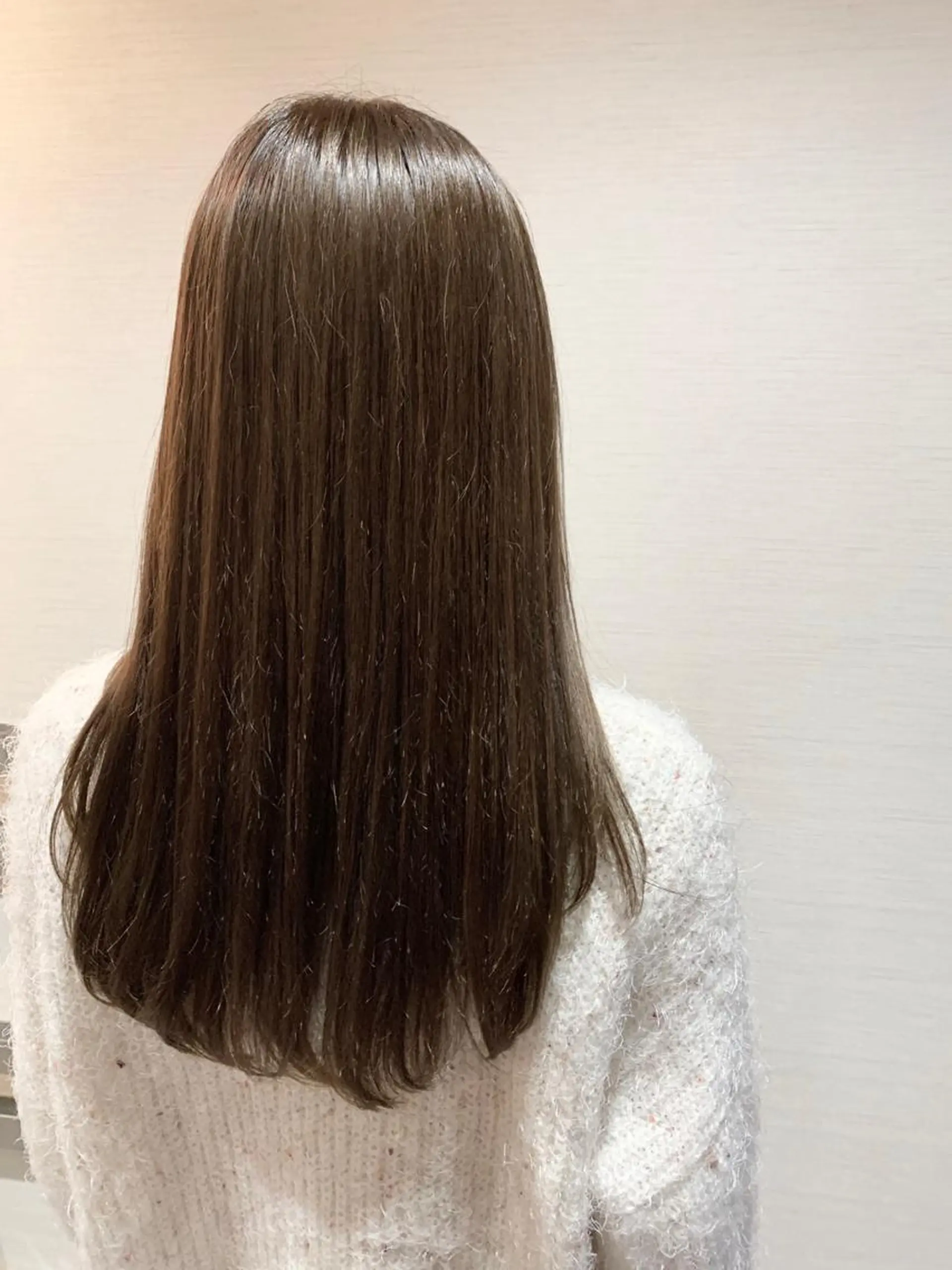 ロング カラー 蓮見  友里のヘアスタイル