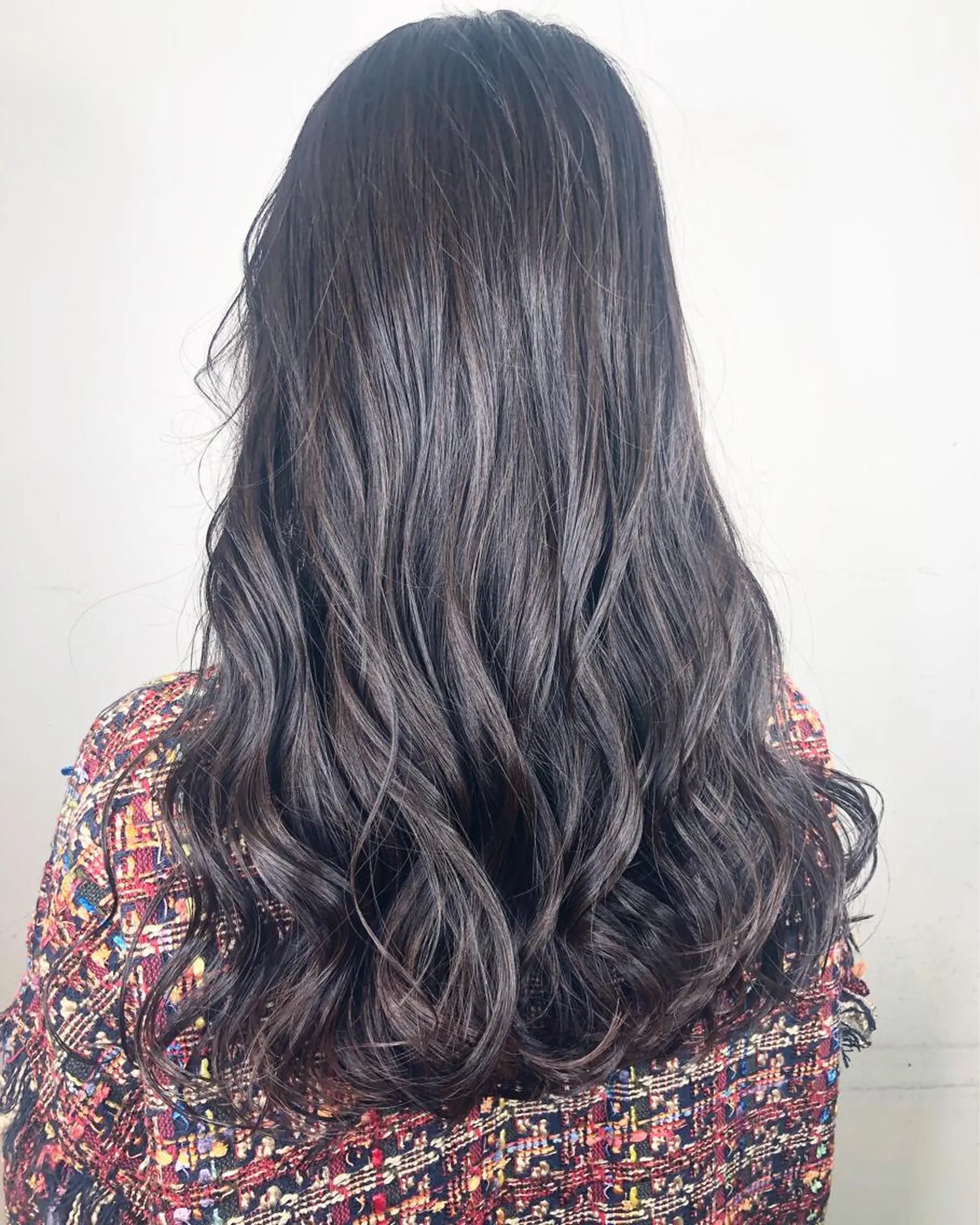 セミロング カラー 西本 夏美のヘアスタイル