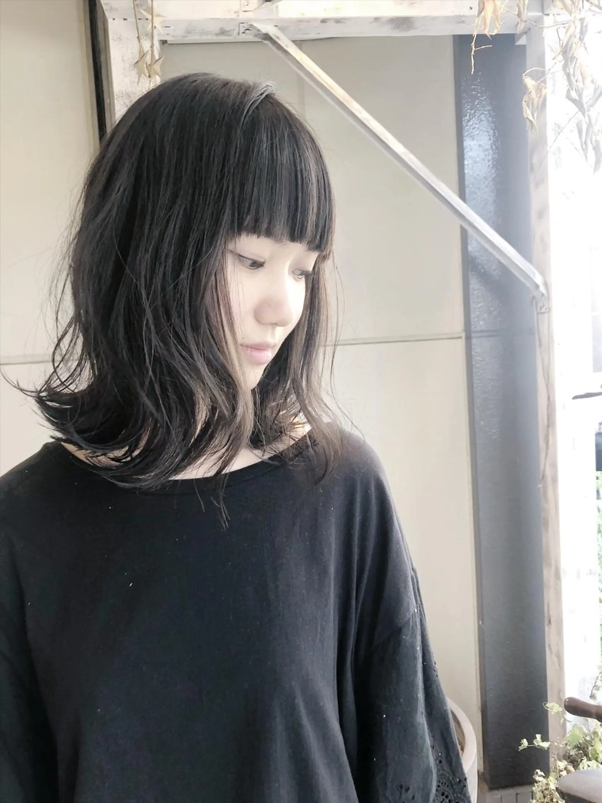 ミディアム カラー 松下 輝璃のヘアスタイル