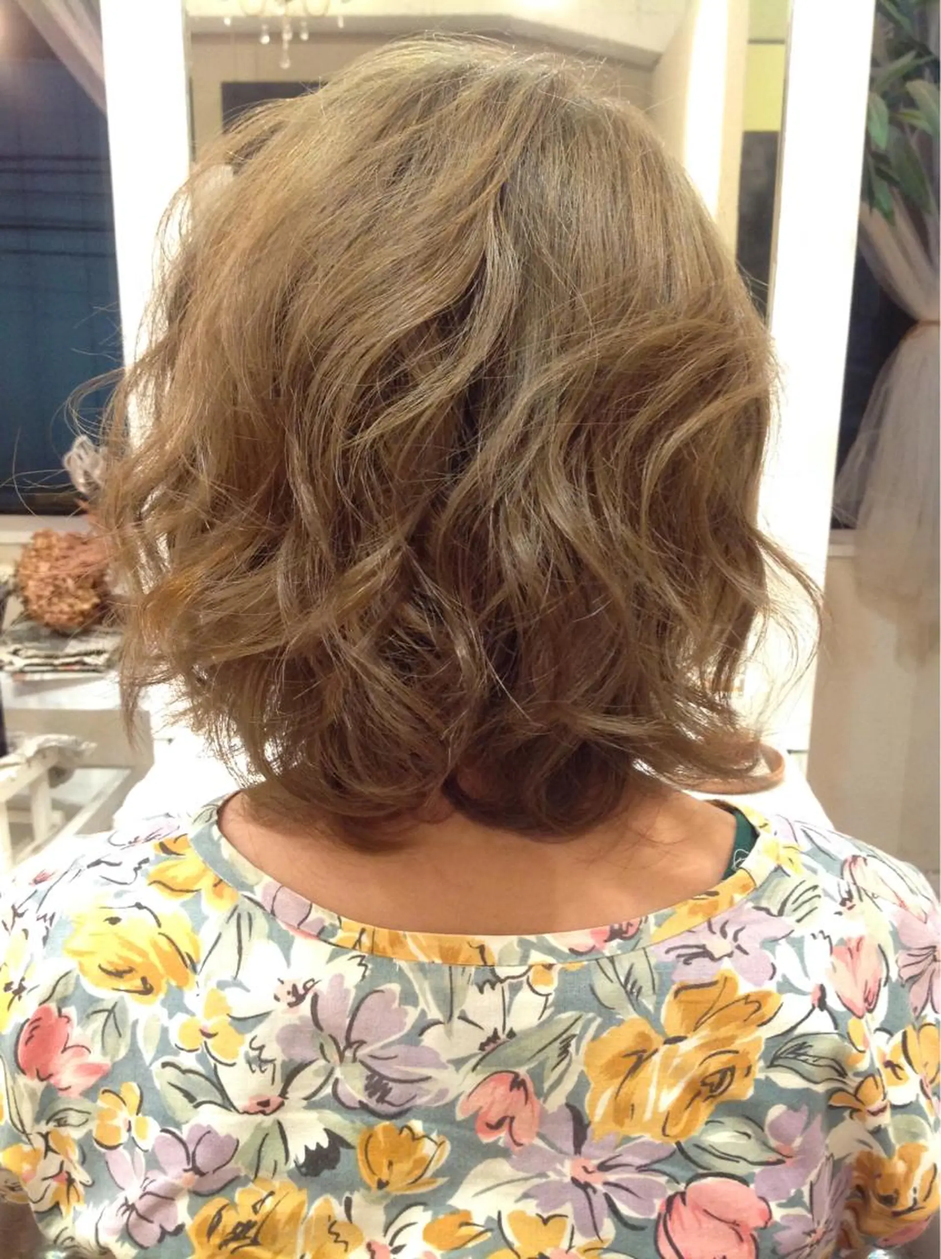 ミディアム アッシュ LoRE hair 四条河原町　西尾友里のヘアスタイル