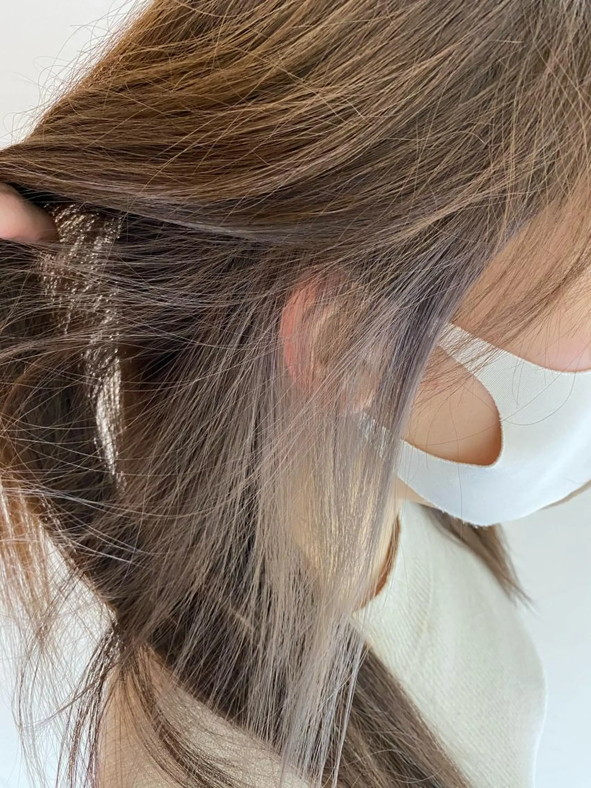 セミロング カラー イヤリングカラー シルバー 柳澤 和也のヘアスタイル