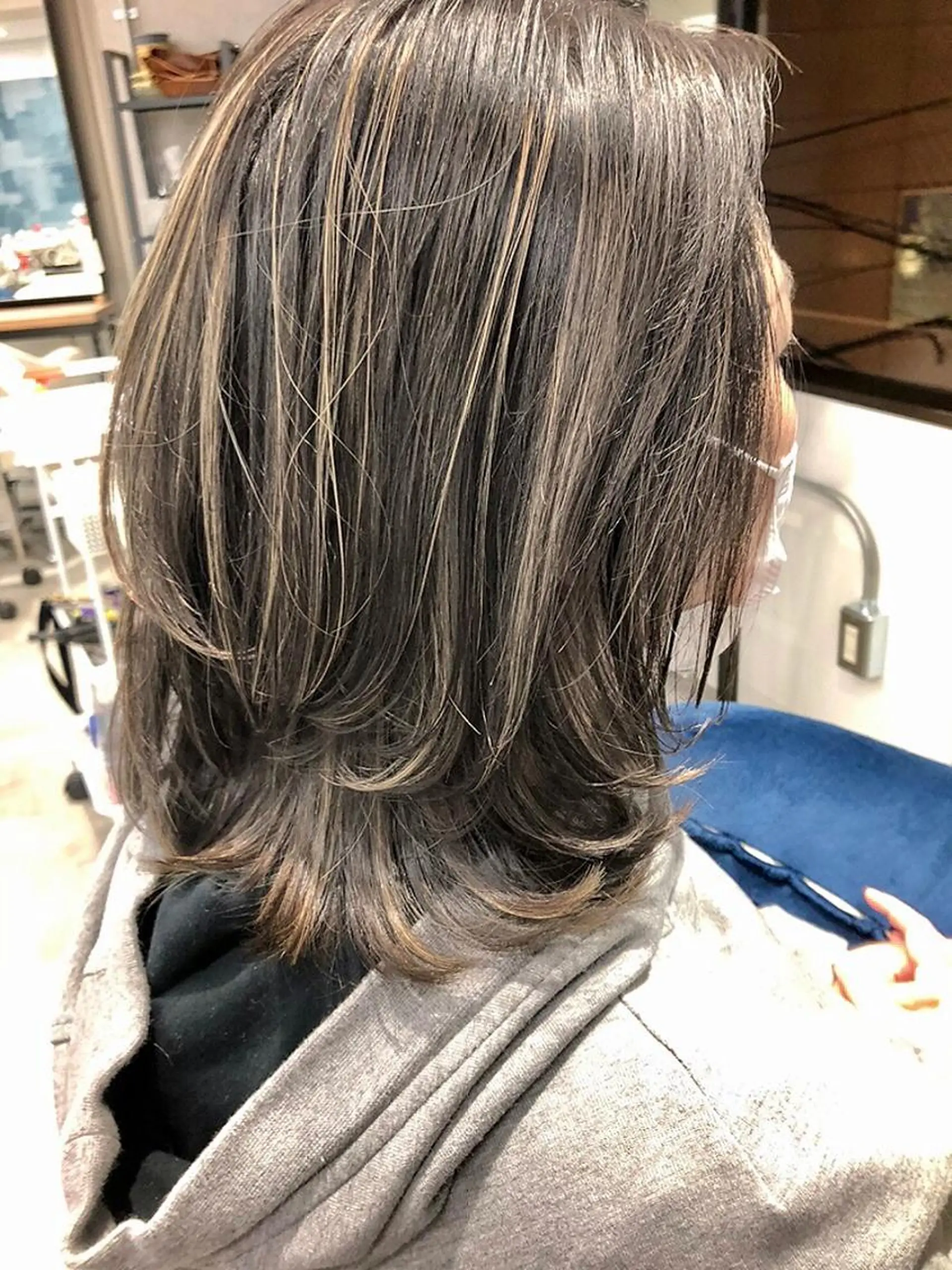 ミディアム ハイライト ヘアカラー トリートメント Noyヨシモト ヒロトのヘアスタイル