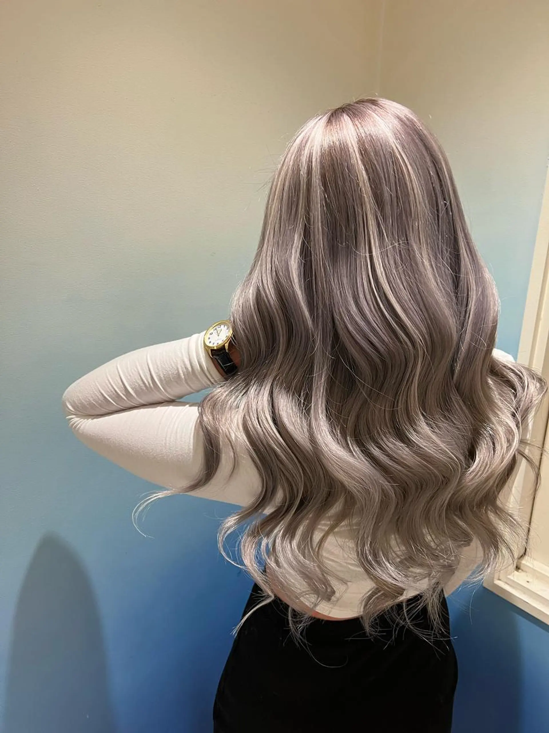 セミロング 🔥ハイトーンカラー ギャルNAOKI🔥のヘアスタイル