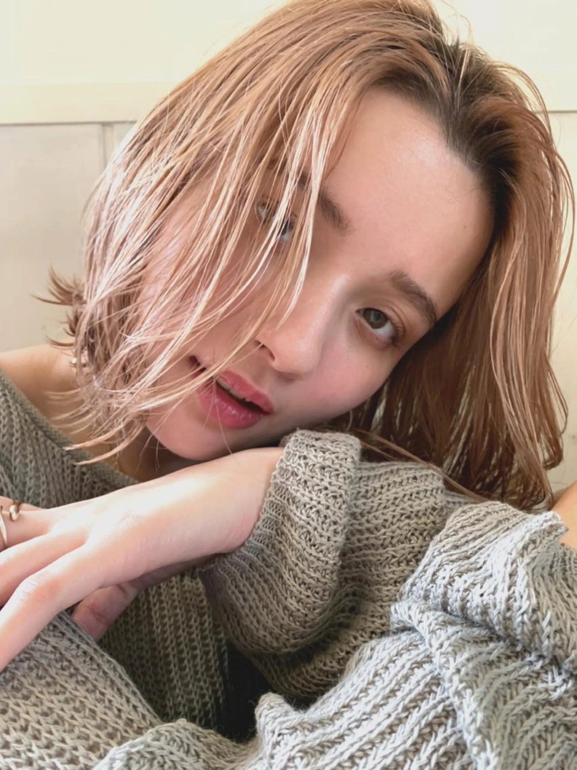 ミディアム カラー ぱつっとボブ/ 小野あかねのヘアスタイル