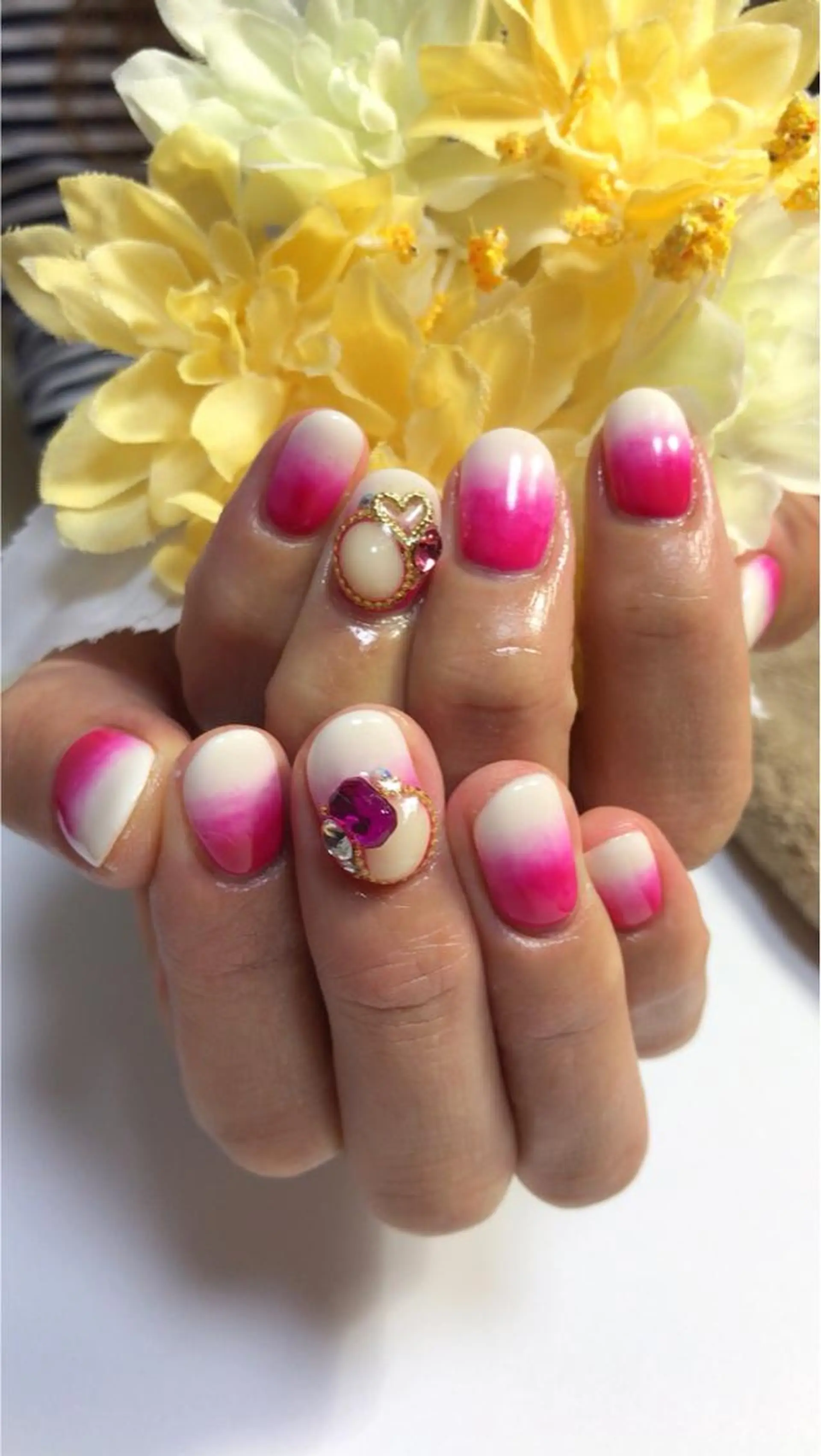 ネイル グラデーション ネイル/耳つぼ /新ホワイトニングのネイルデザイン