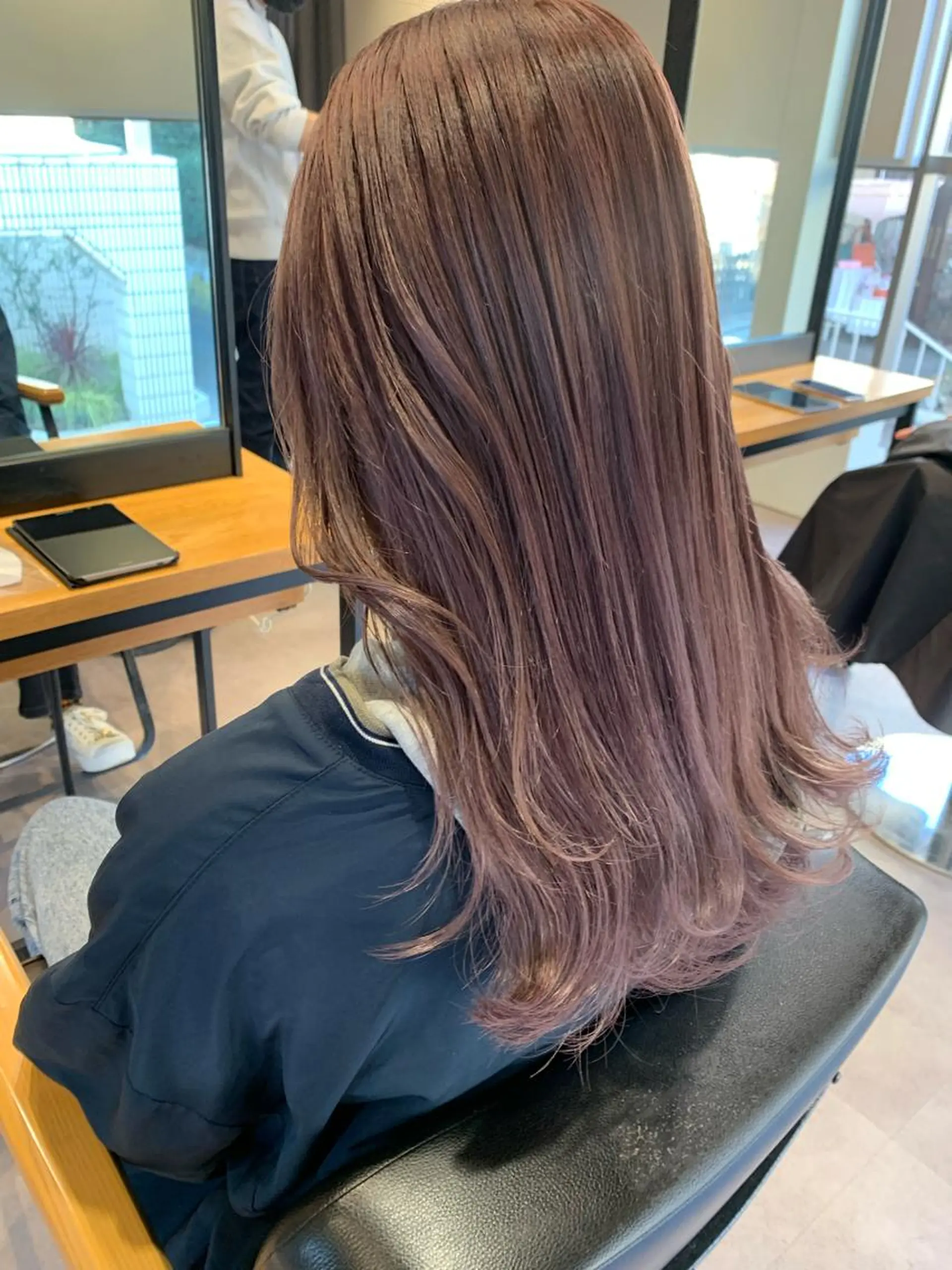 セミロング カット ヘアカラー 【髪質改善🌿】木本 志歩のヘアスタイル