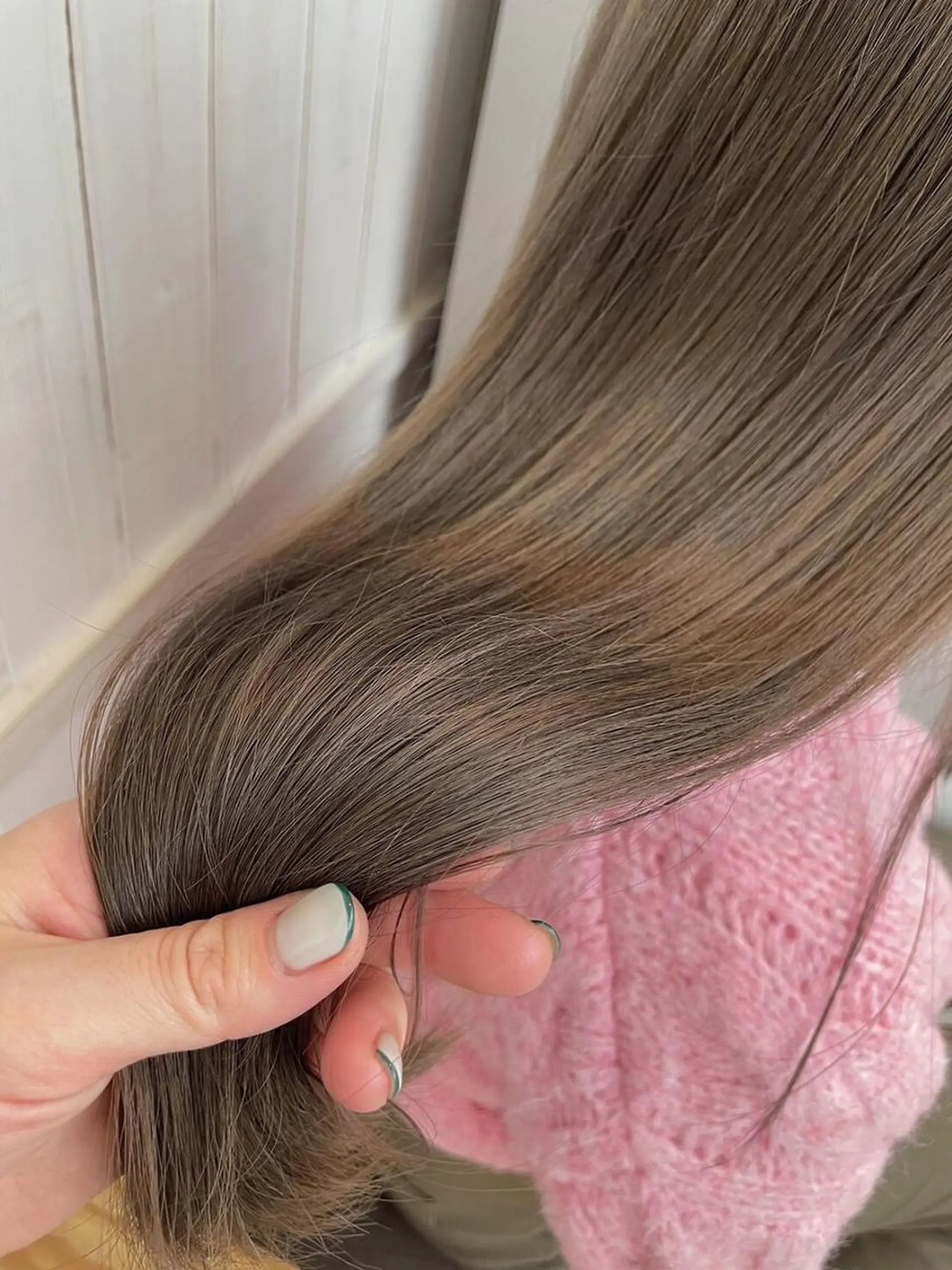 ミディアム カラー パーマ ヘアアレンジ ミディアムパーマ アディクシーカラー ベージュカラー ブリーチ ケアカラー カット トリートメント ヘアケア特化型サロン newi 梅田のヘアスタイル