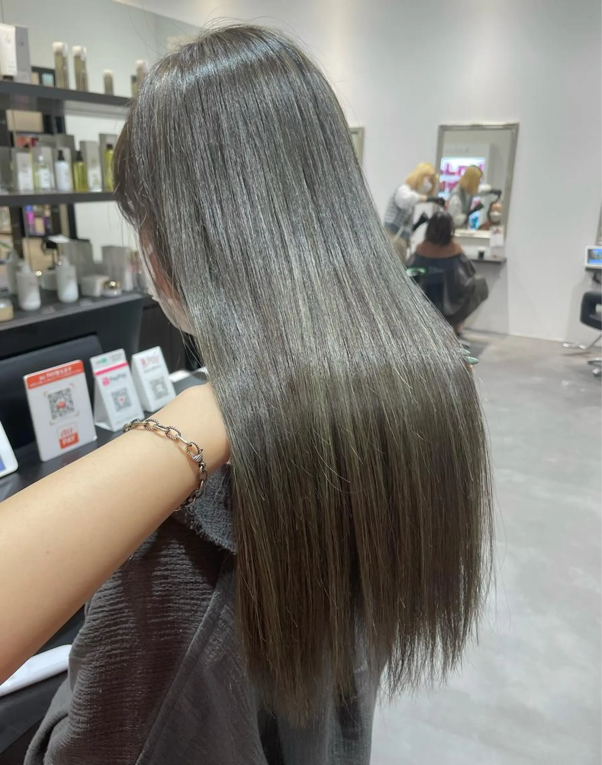 ロング カラー ヘアアレンジ 小倉 愛里のヘアスタイル