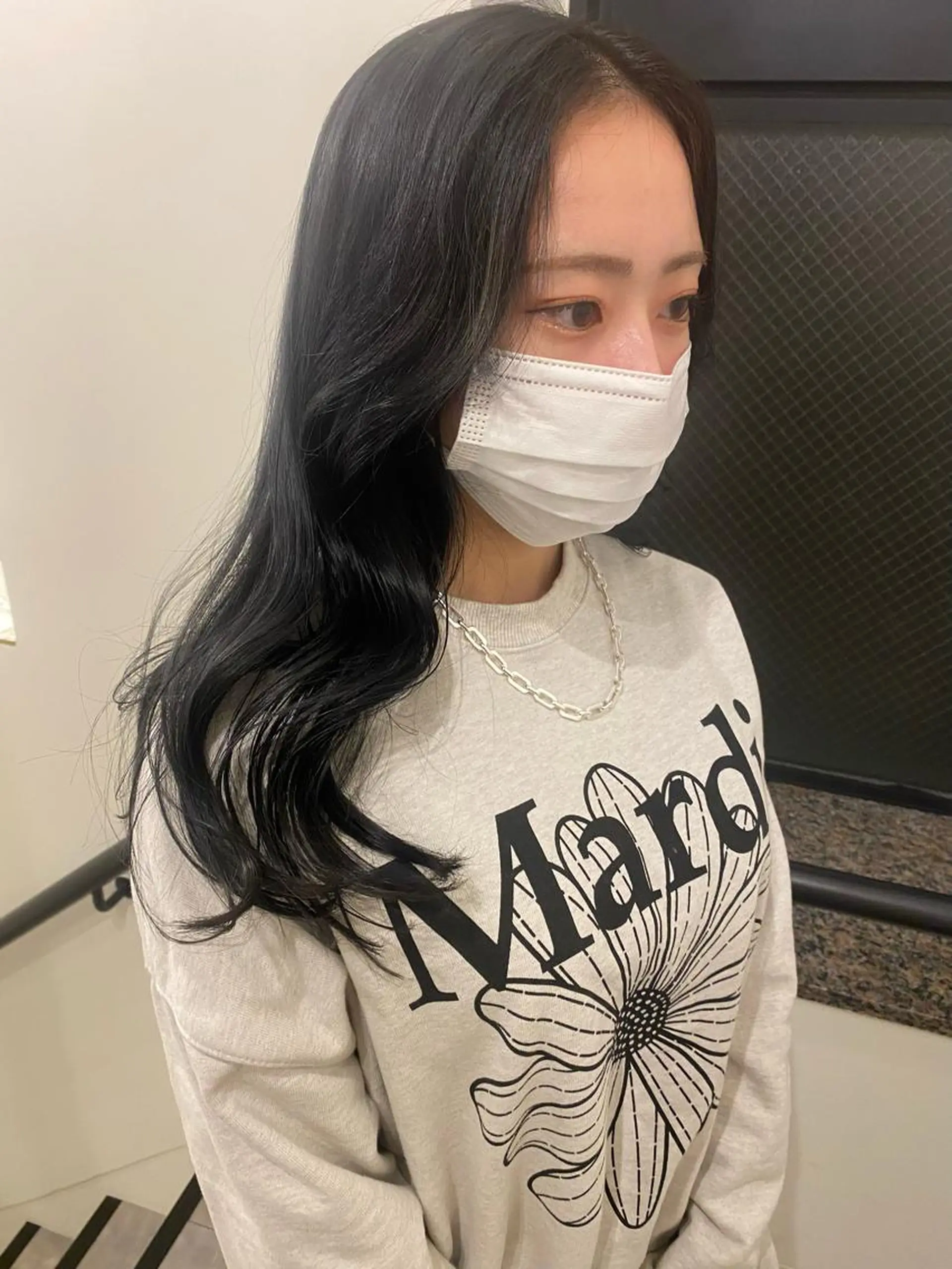 セミロング カラー 黒髪 ブルーカラー ブルーブラック ヘアカラー 🍑 モモカ🍑のヘアスタイル