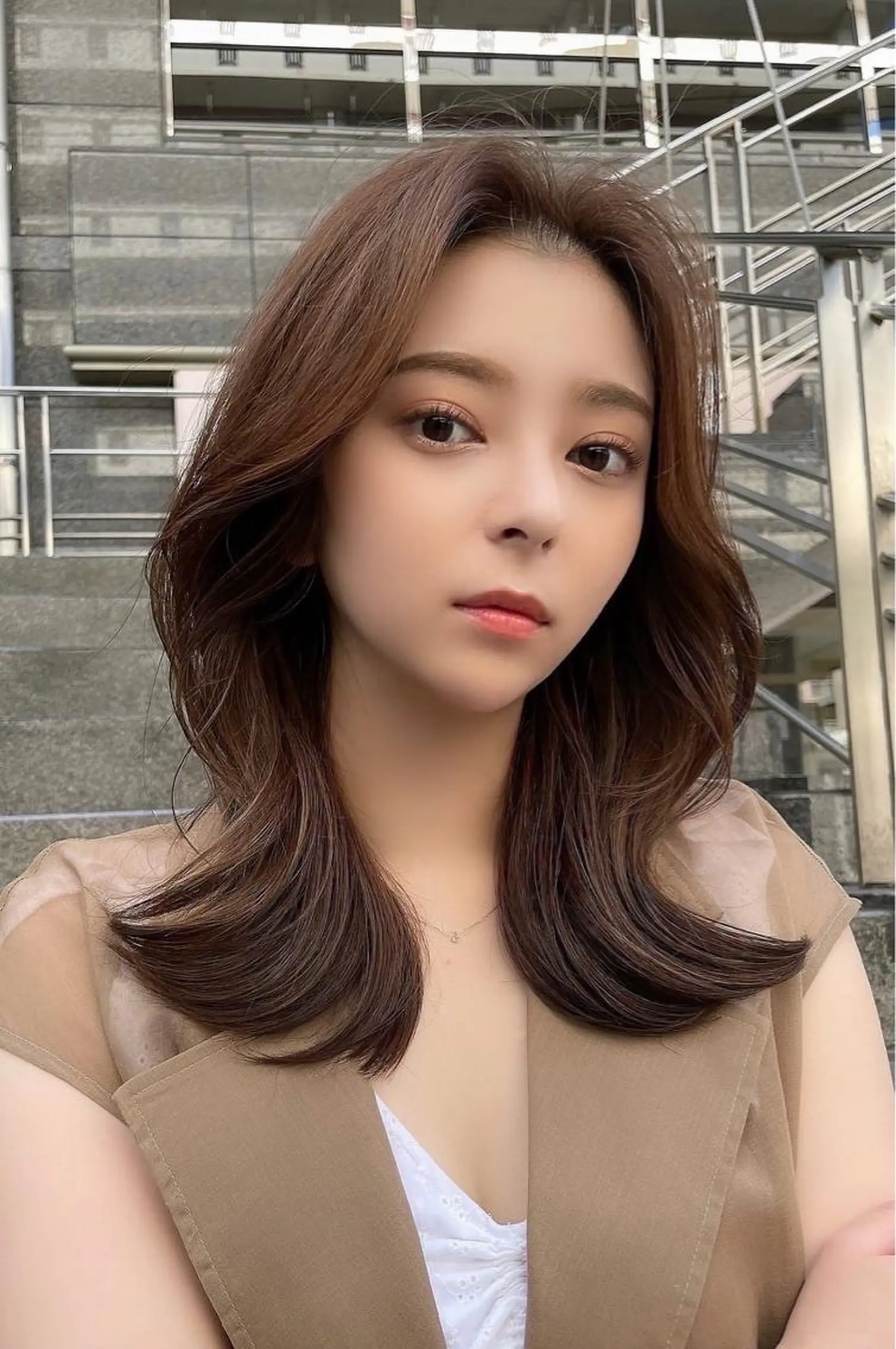 ミディアム カラー 仙台Ｉ韓国レイヤー Ｉ髪質改善Ｉ伊藤拓海のヘアスタイル