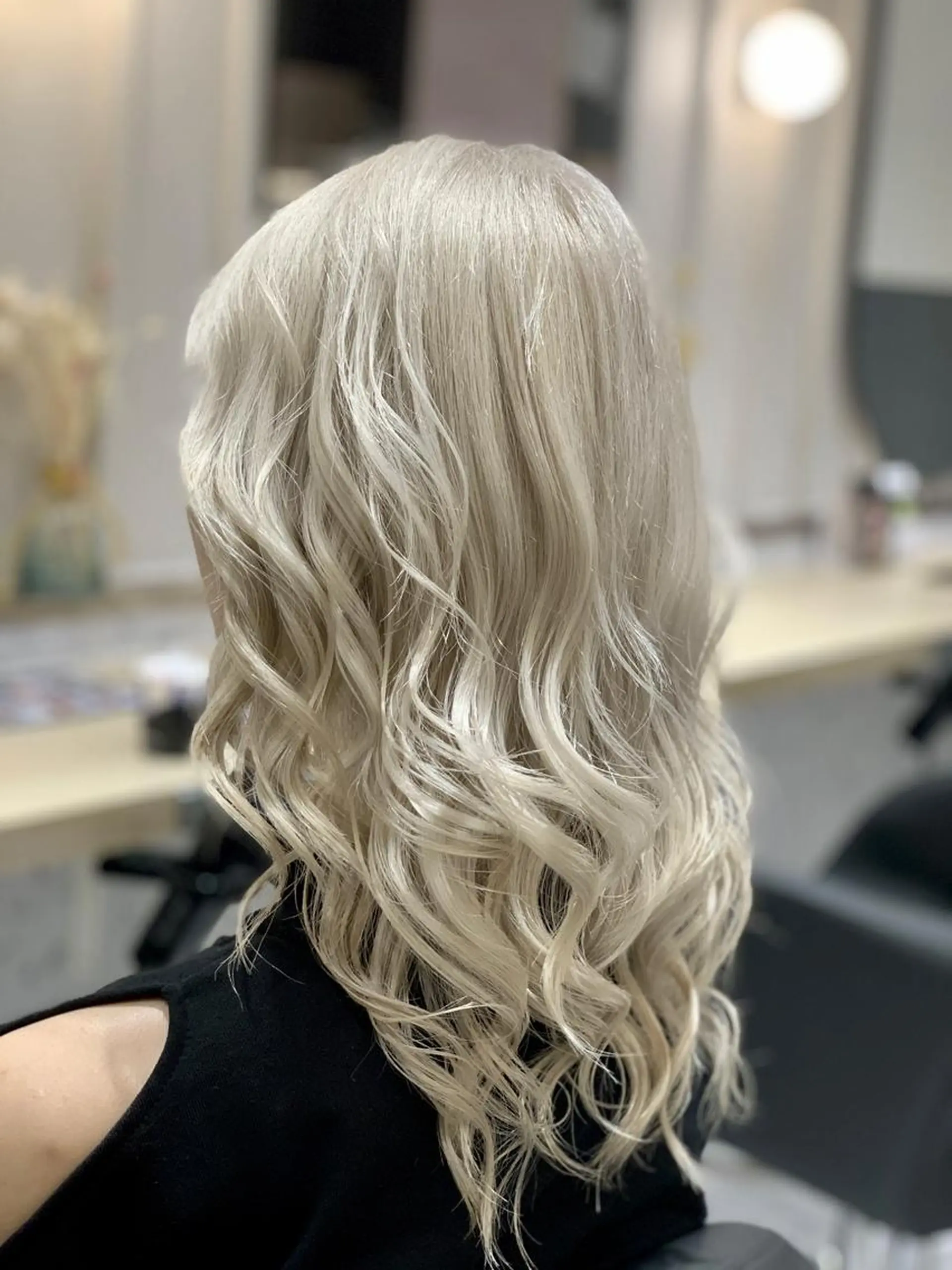 ミディアム カラー ヘアアレンジ カット ヘアカラー トリートメント 髪質改善×ハイトーン 中田啄也のヘアスタイル