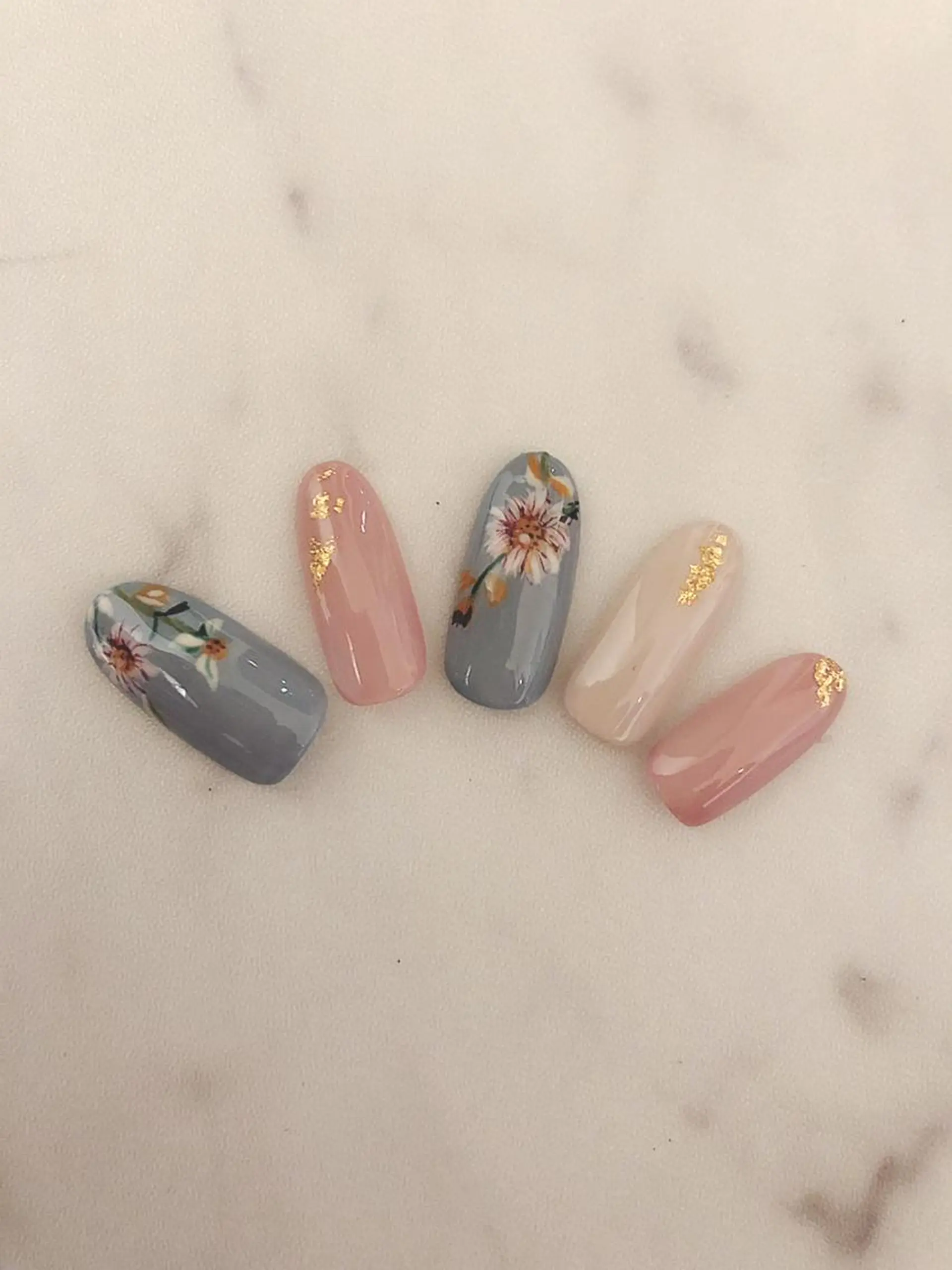 ミディアム ネイルサロン レイのネイルデザイン