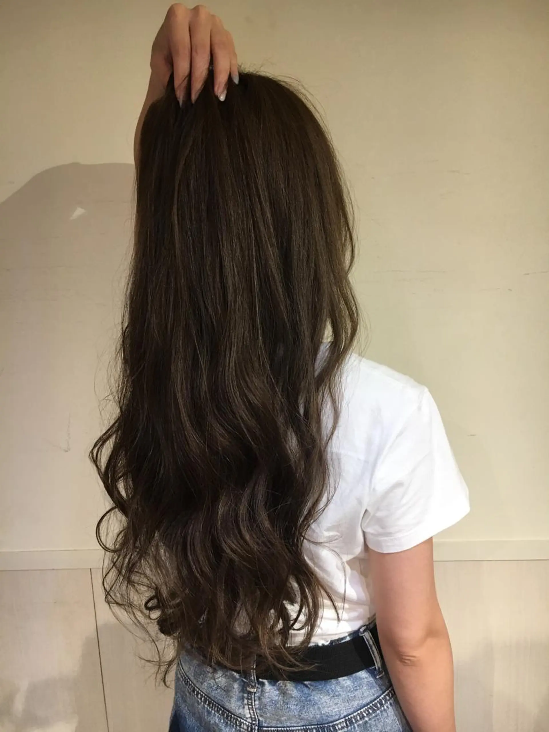 ロング カラー 野崎 ひかりのヘアスタイル