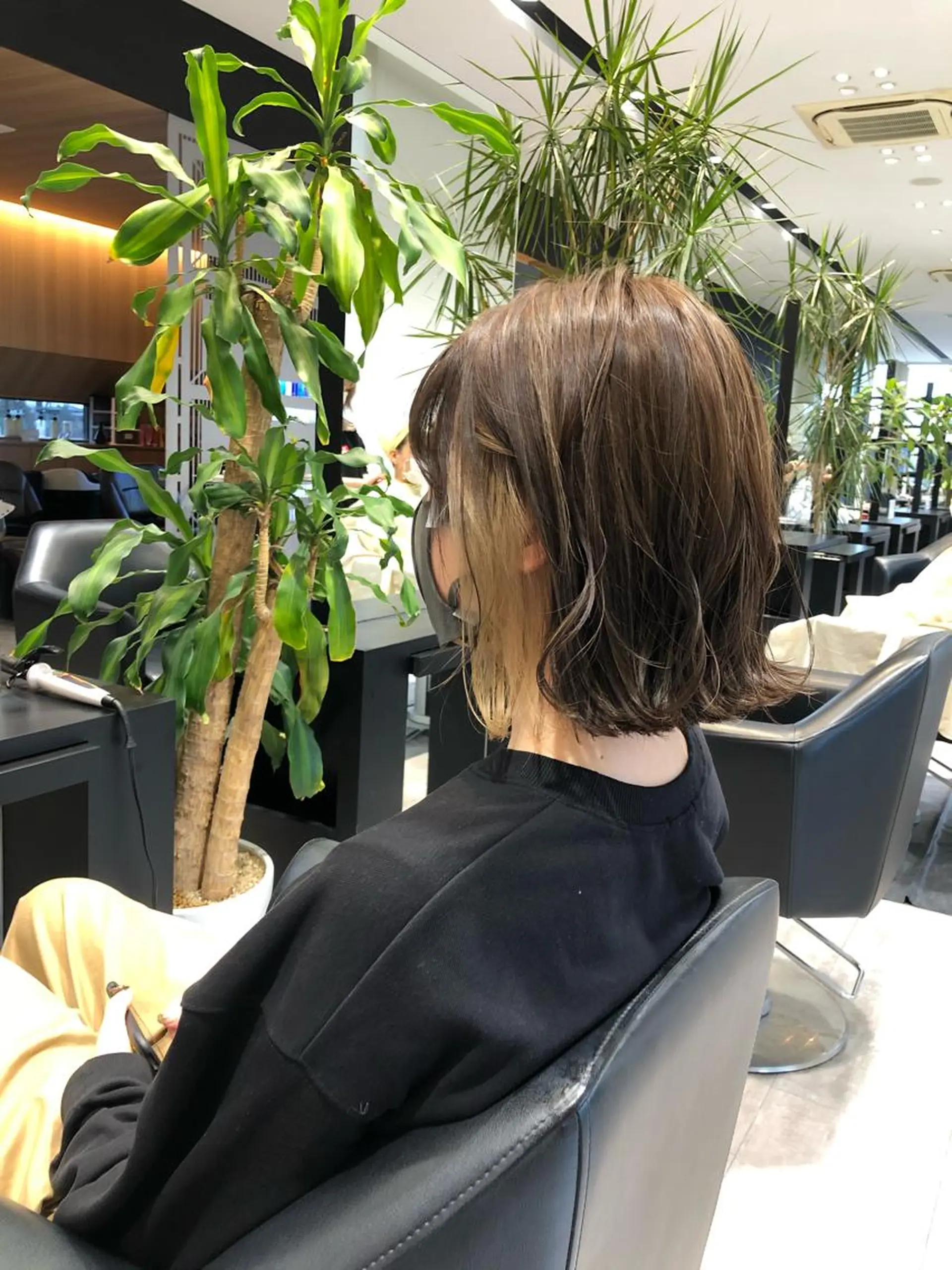 ショート カラー ベージュカラー 透明感カラー ハイライトカラー インナーカラー ハイライト ヘアカラー wカラー 指名No1かけるのヘアスタイル