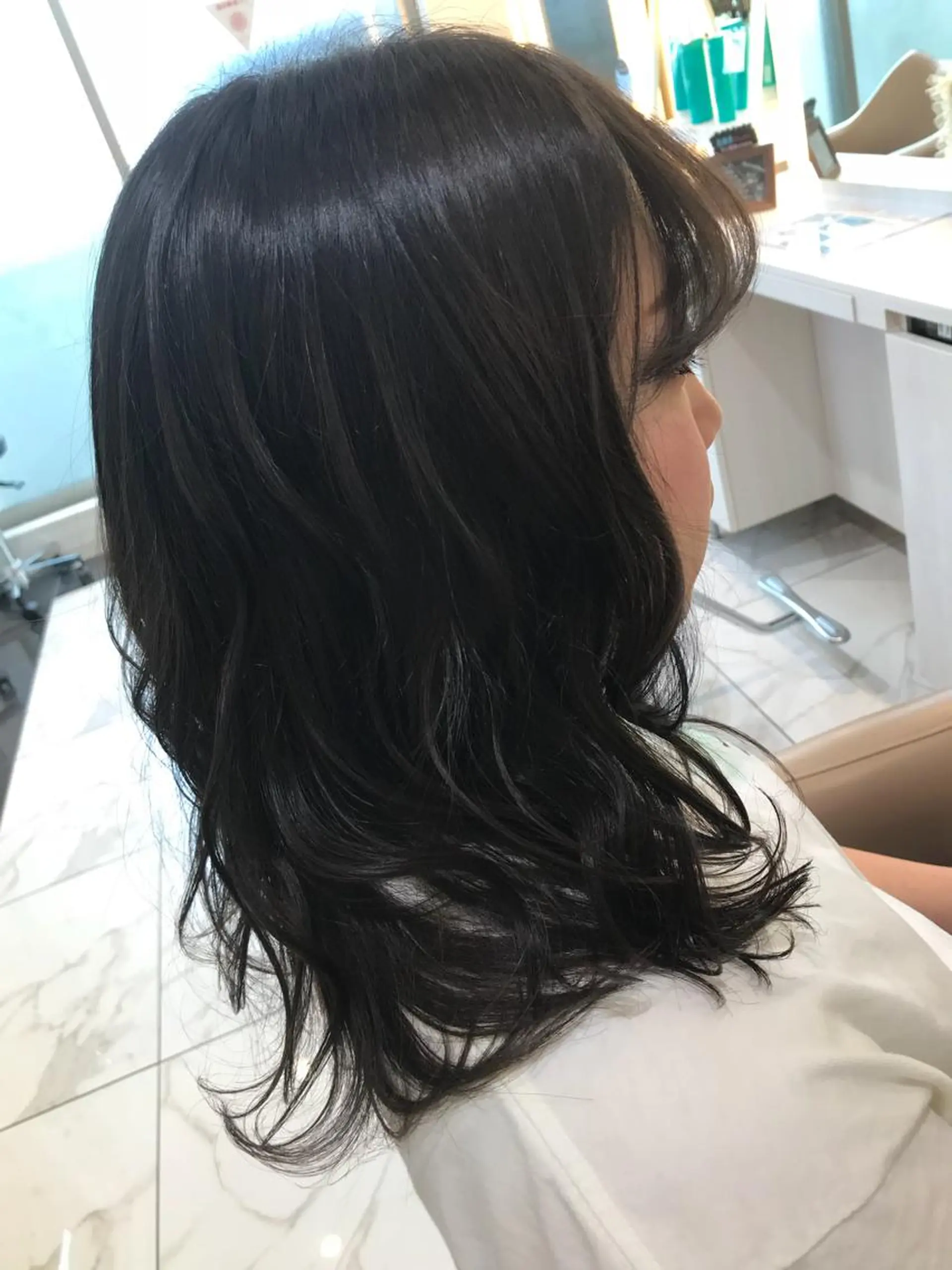セミロング カラー ヘアカラー トリートメント 清藤綾/脱白髪染め 白髪ぼかしハイライトのヘアスタイル