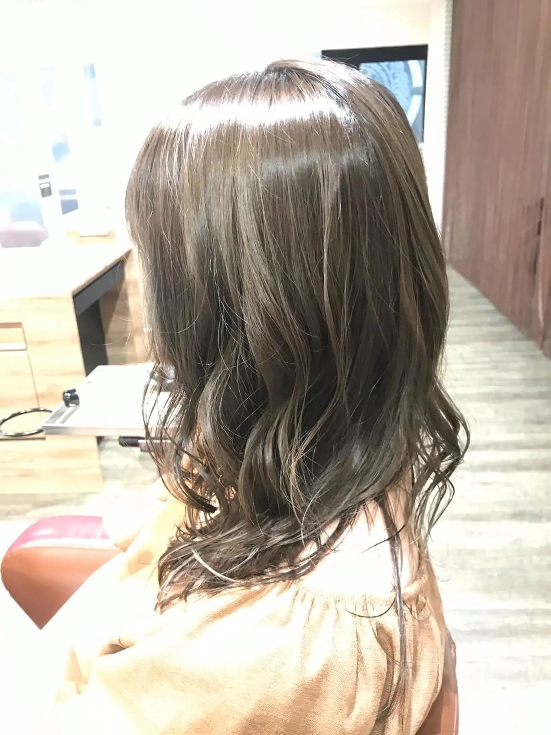 ロング カラー グレージュ カーキグレージュ 限定クーポン 💕大量更新ブリーチのヘアスタイル