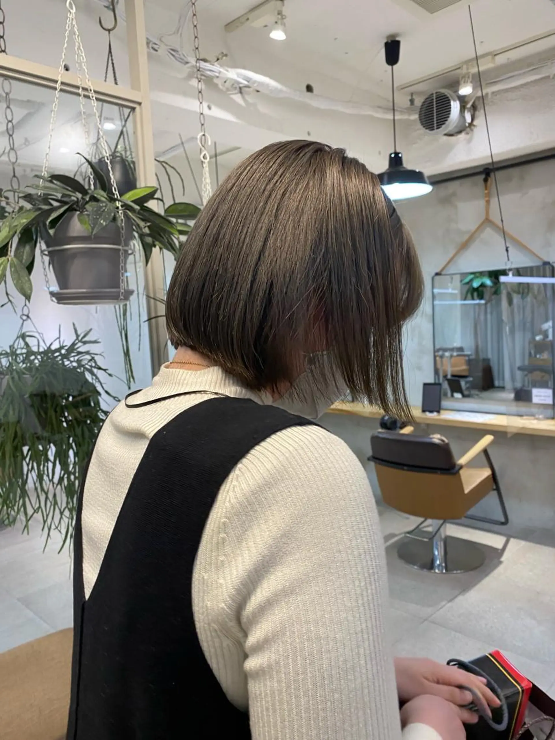 ミディアム カラー グレージュ ボブ Lomalia 🤍🫧/makoのヘアスタイル