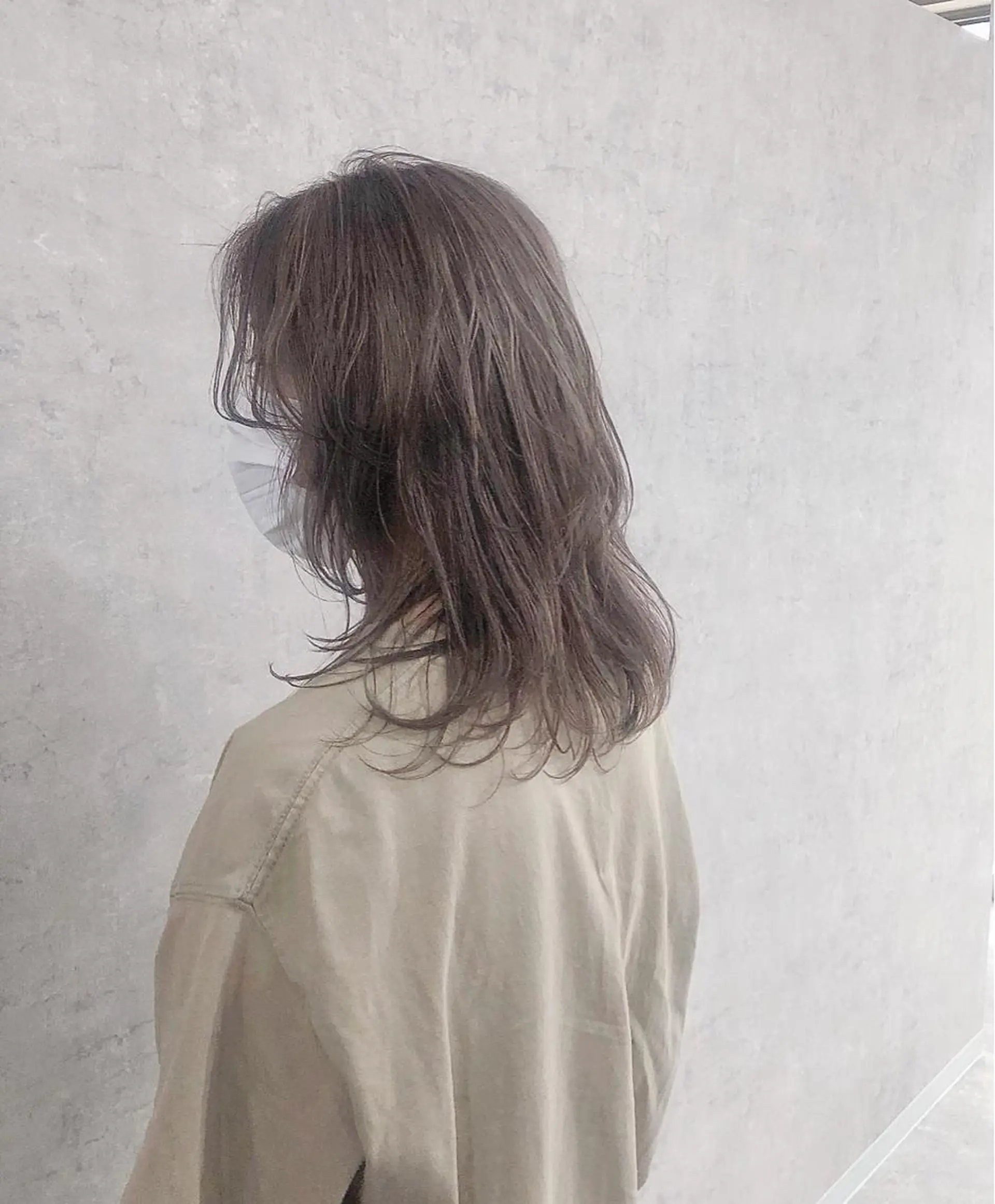 ミディアム カラー ヘアアレンジ ネイル マツエク・マツパ アディクシーカラー バレイヤージュ ミストバング ベージュカラー ブリーチ エビスザキレン／メン ズ／心斎橋🌳のヘアスタイル