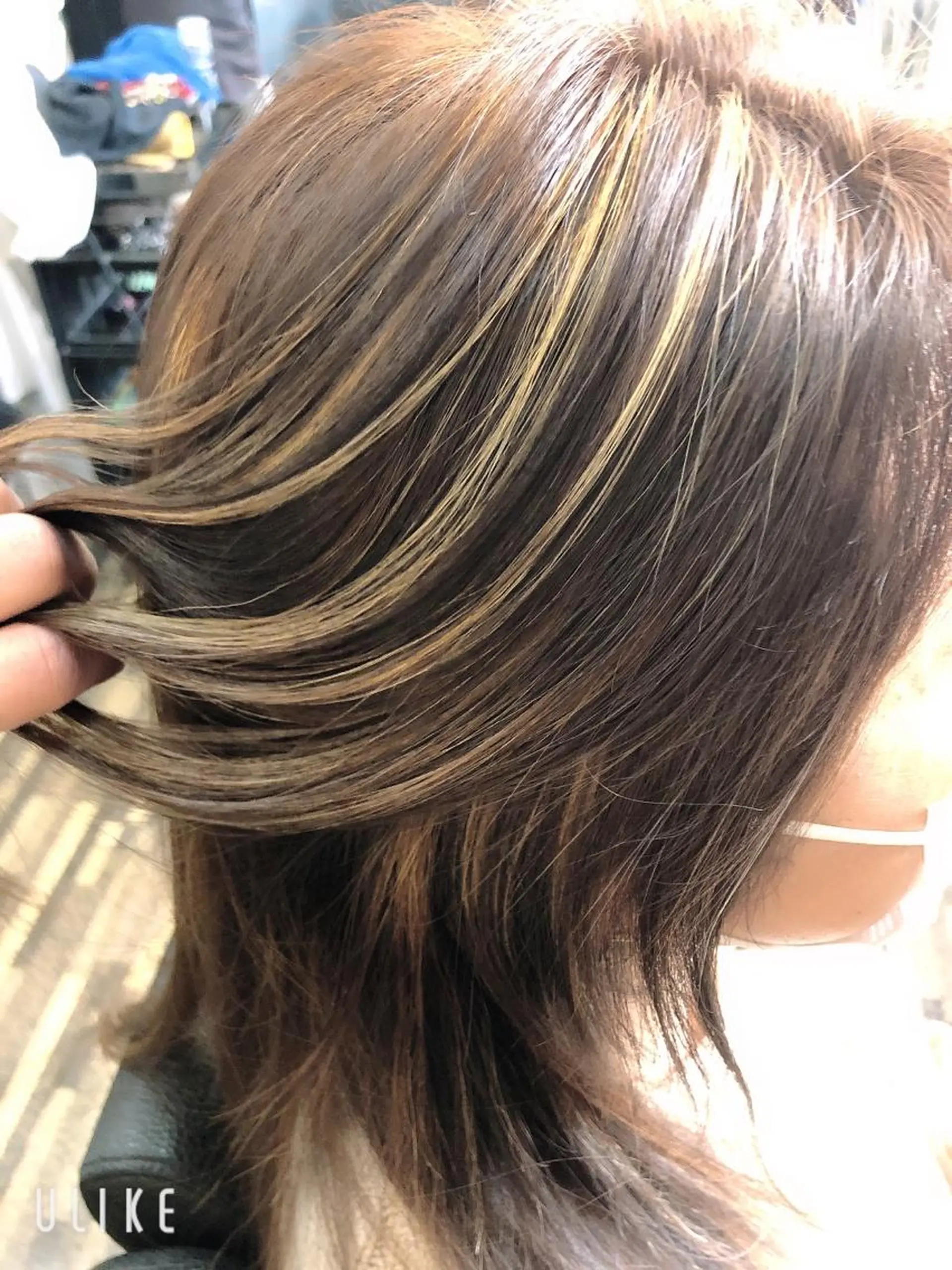 ミディアム 佐々木 綾のヘアスタイル