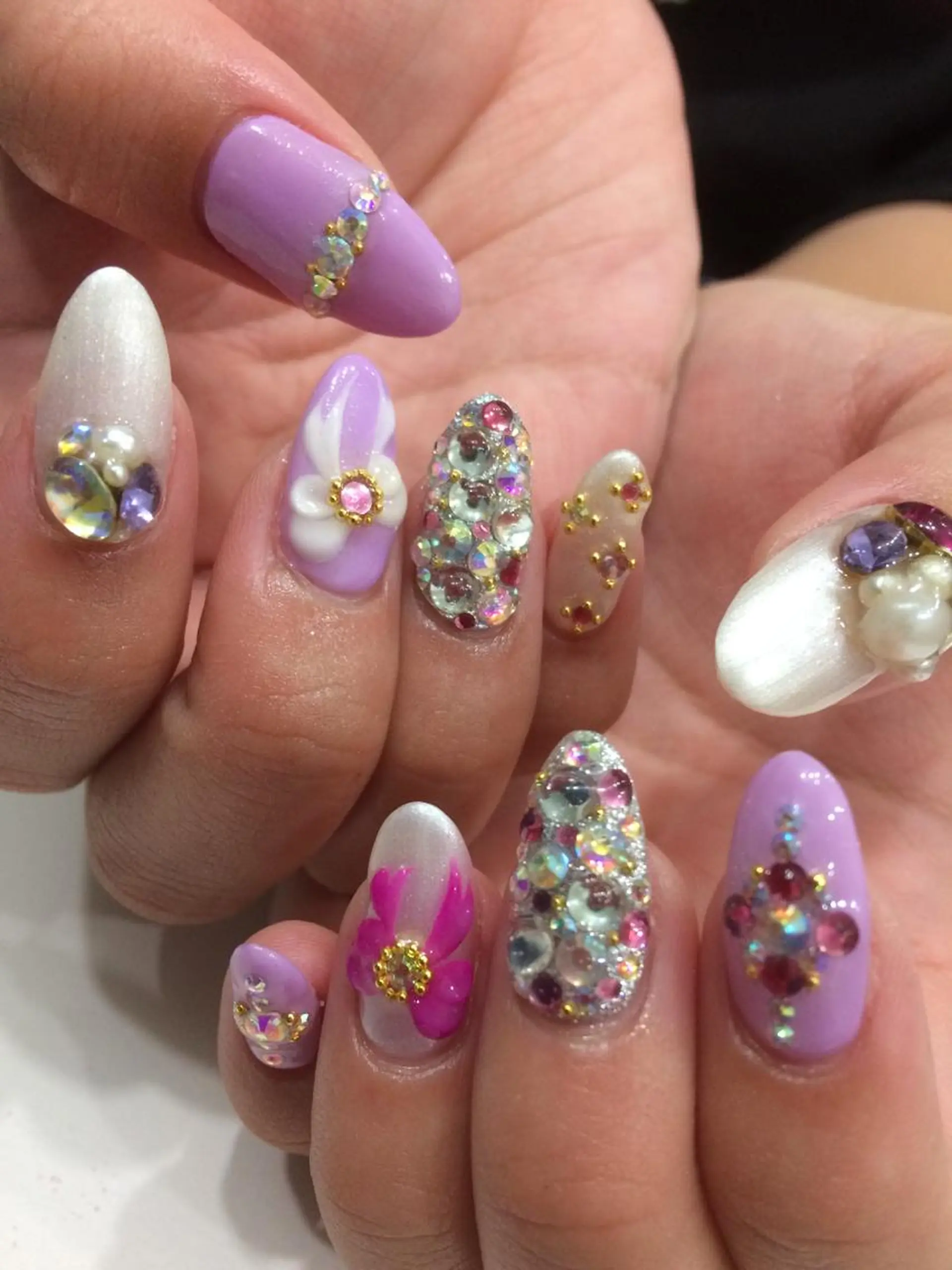 ネイル 福ネイル スタッフのネイルデザイン