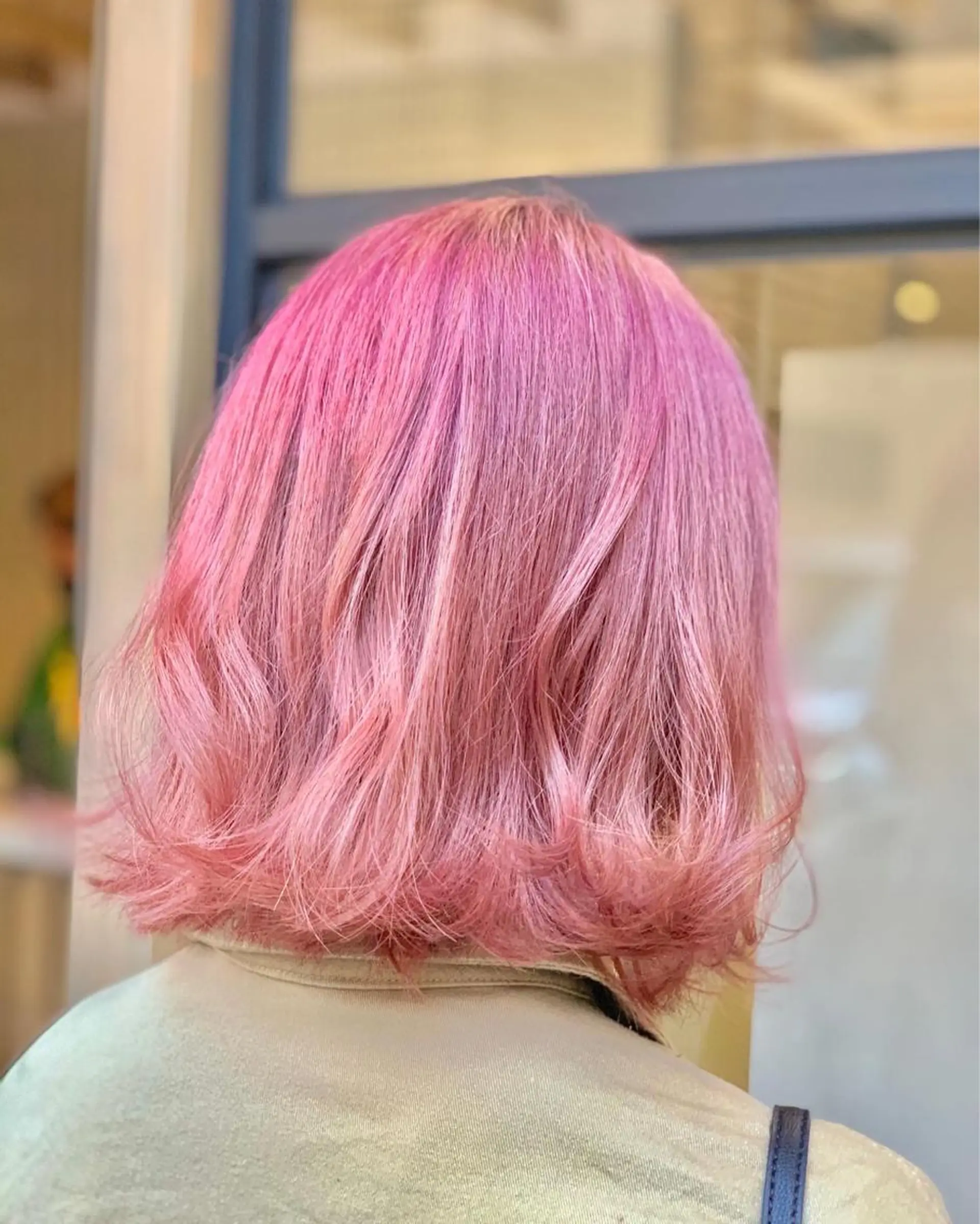 ショート カラー ヘアアレンジ ショートボブ ベージュカラー ブリーチ ケアブリーチ ダブルカラー ヘアカラー トリートメント 髪質改善×ハイトーン 中田啄也のヘアスタイル