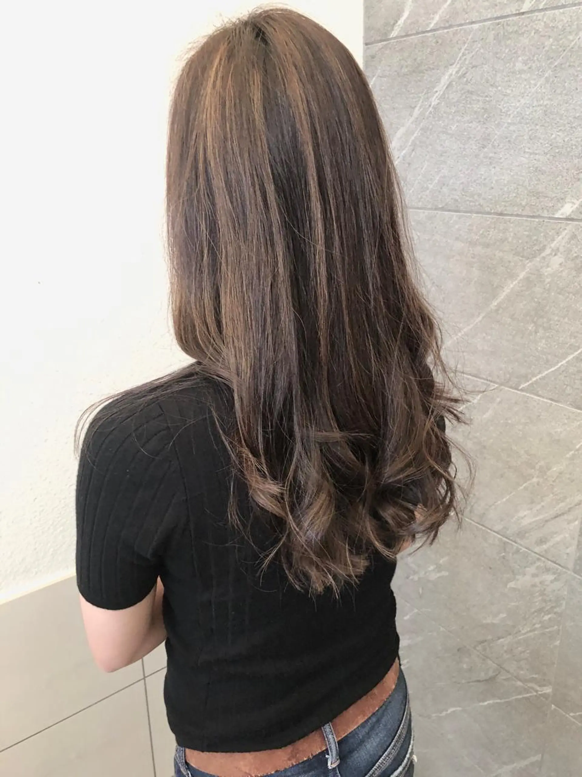 セミロング カラー ヘアカラー 宮下 耕平のヘアスタイル