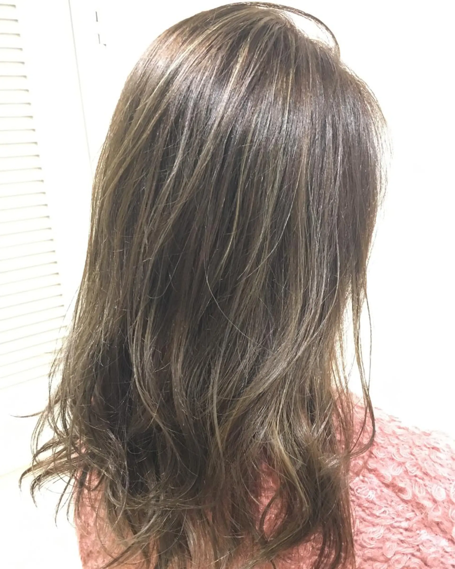 セミロング ハイライト ヘアカラー 南都 良太のヘアスタイル