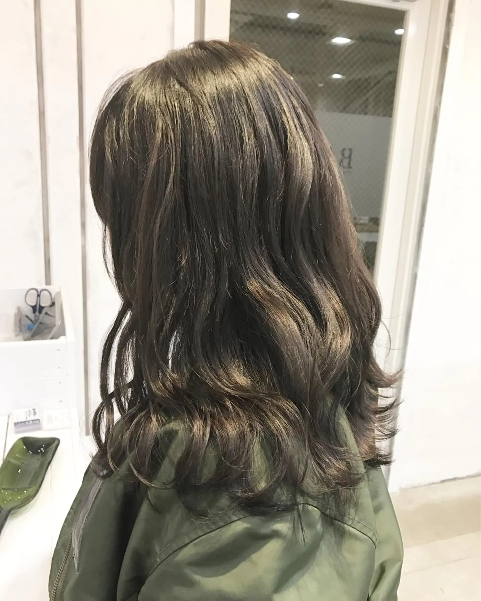 セミロング カラー ヘアアレンジ ヘアカラー トリートメント 縮毛矯正 髪質改善寺坂雄飛💐のヘアスタイル