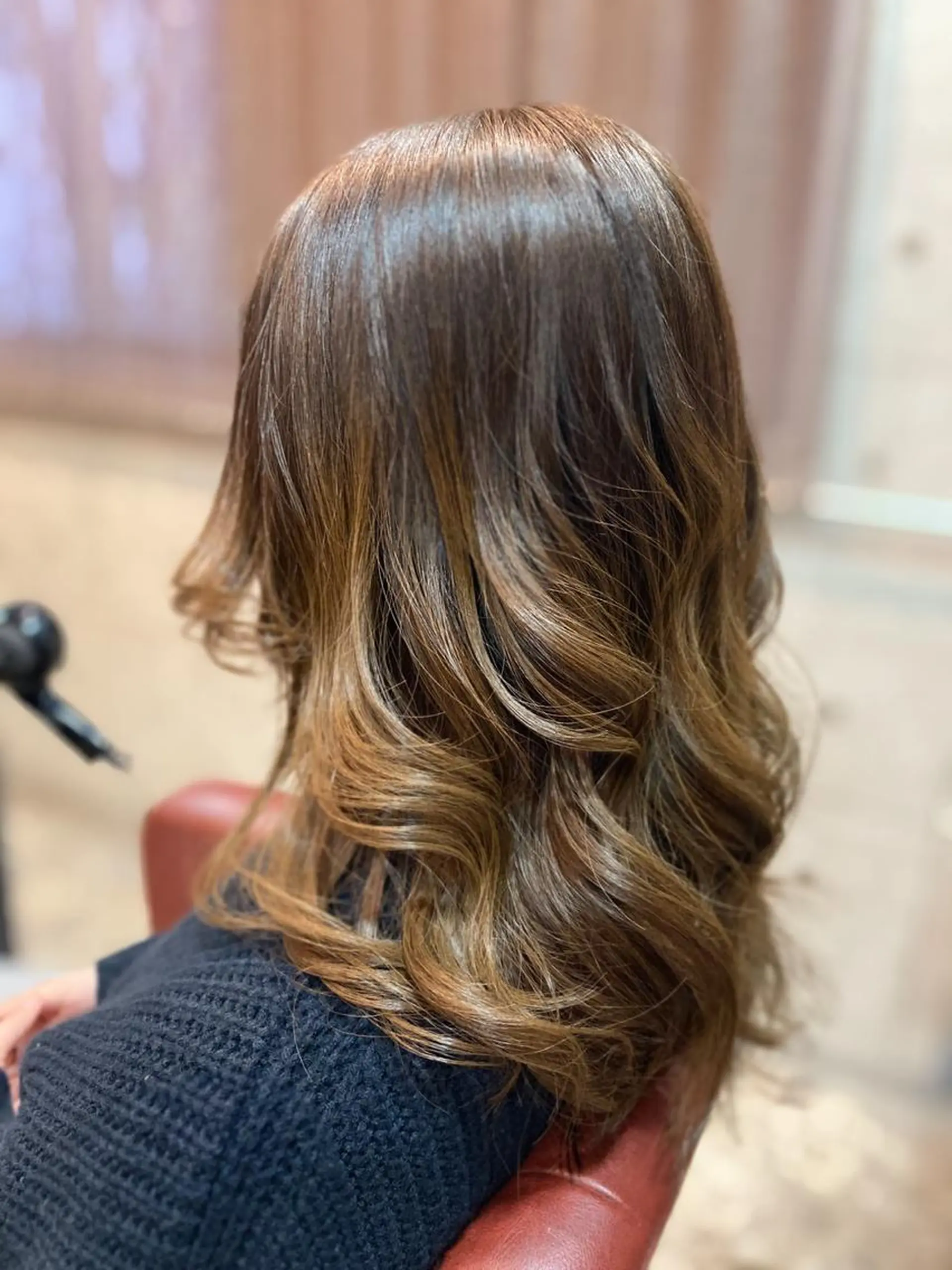 セミロング カラー ERIKO Tのヘアスタイル