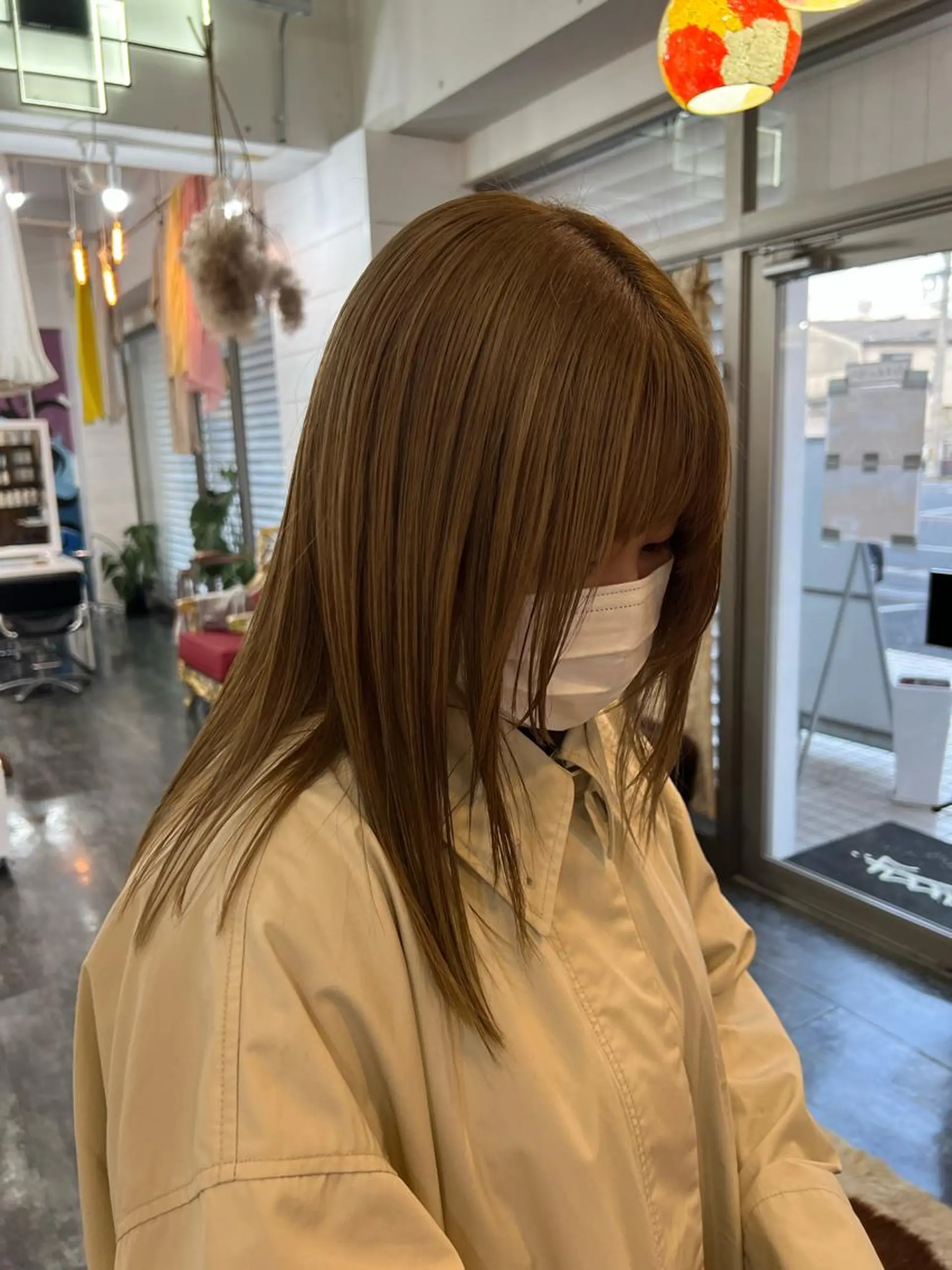 ミディアム カラー ベージュカラー ブリーチ トリートメント LOMARLIE JURIAのヘアスタイル